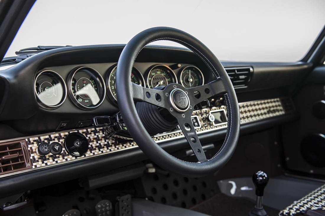 19-singer-911-qatar-1100x732 Start Your Week Off Right With 100+ Photos Of Singer Porsche Porn