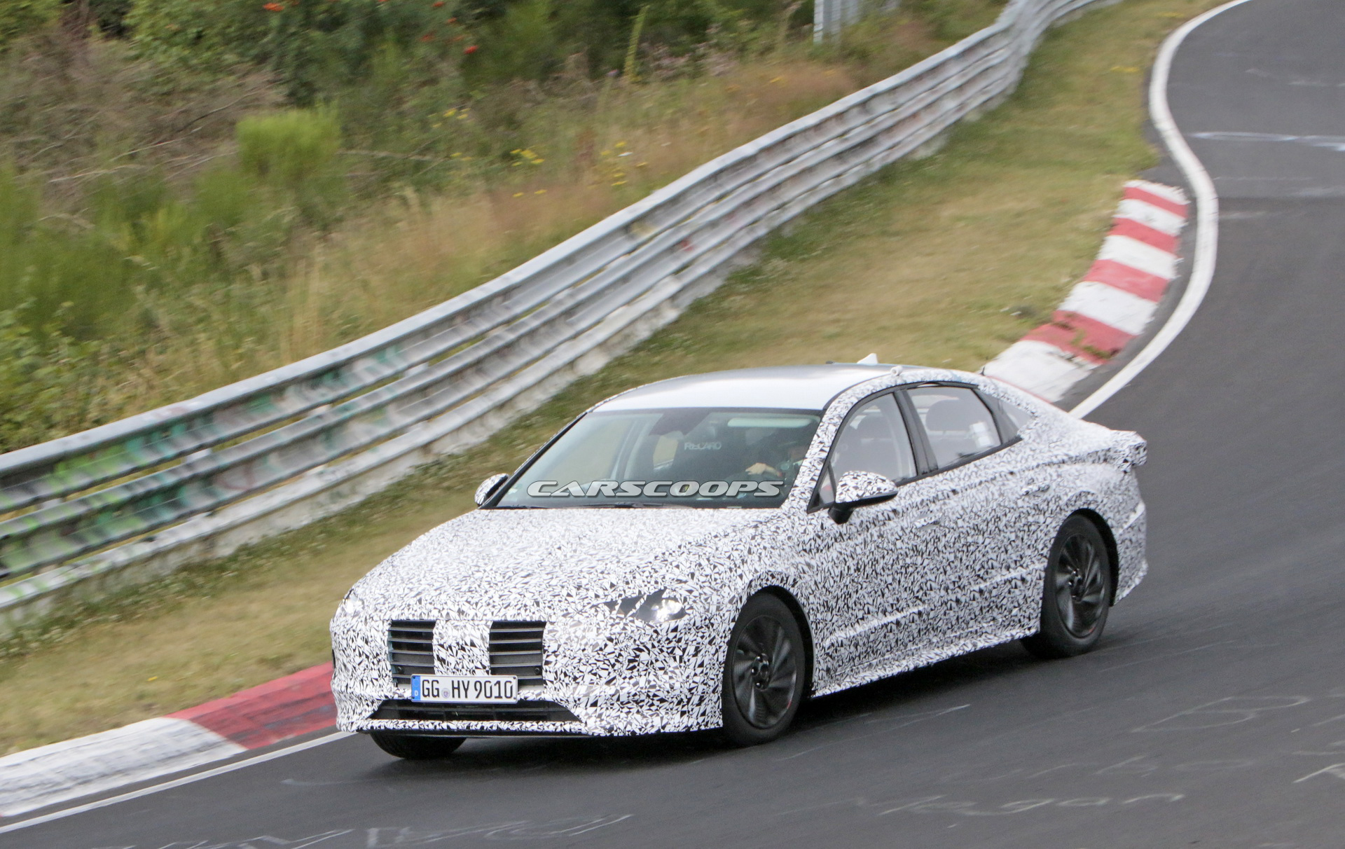 hyundai-sonata-i40-spy-first-time-15 All-New 2019 Hyundai i40 Spied With Sharper Looks, Could Preview Next Sonata Too