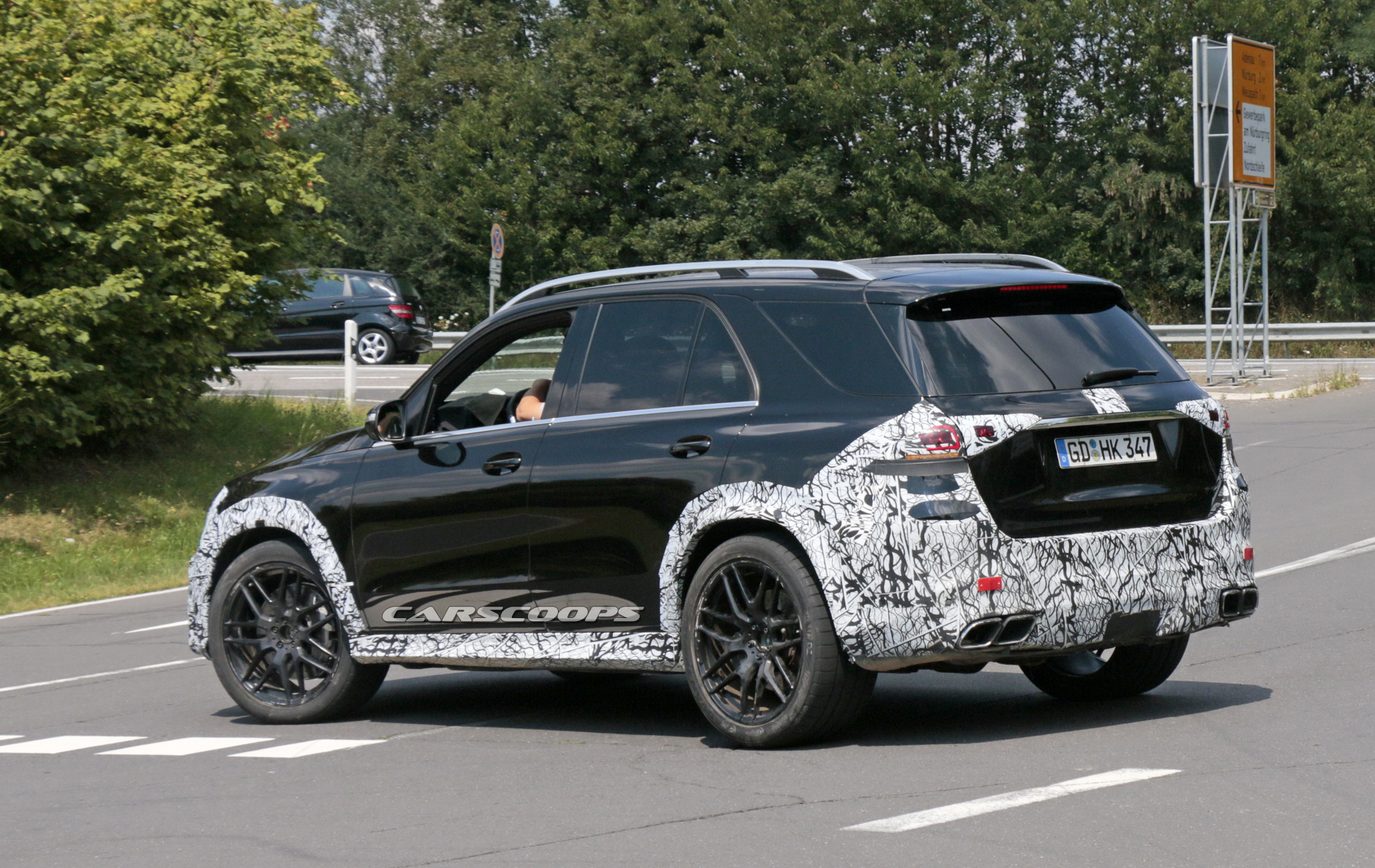 mercedes-amg-gle63-spy-less-camo-29 2019 Mercedes-AMG GLE 63 Sheds Most Of Its Camo To Reveal Familiar Look