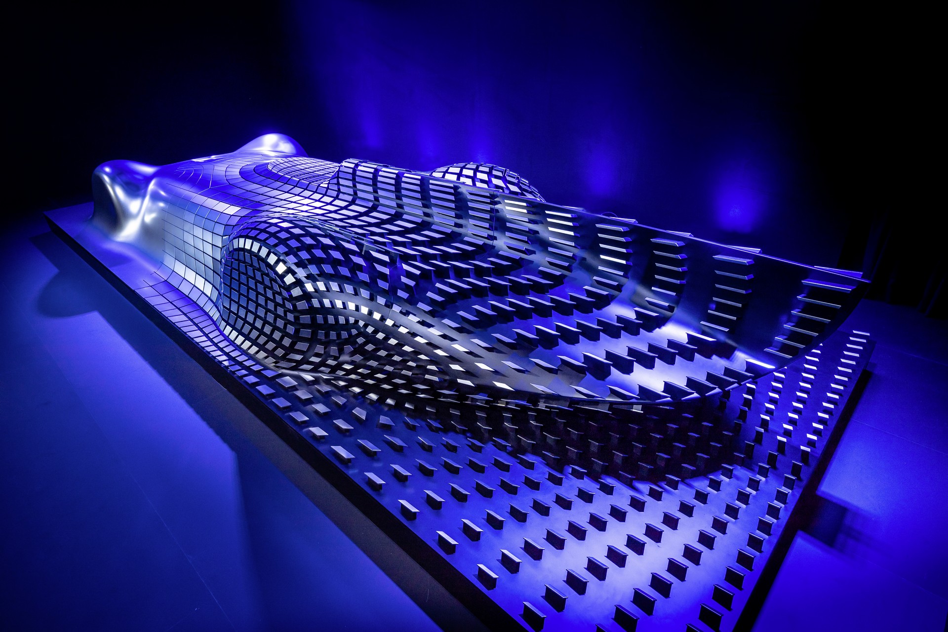 Mercedes-Sculpture-Aesthetics-Progressive-Luxury-5 Mercedes Electric Silver Arrow Concept To Debut At Pebble Beach