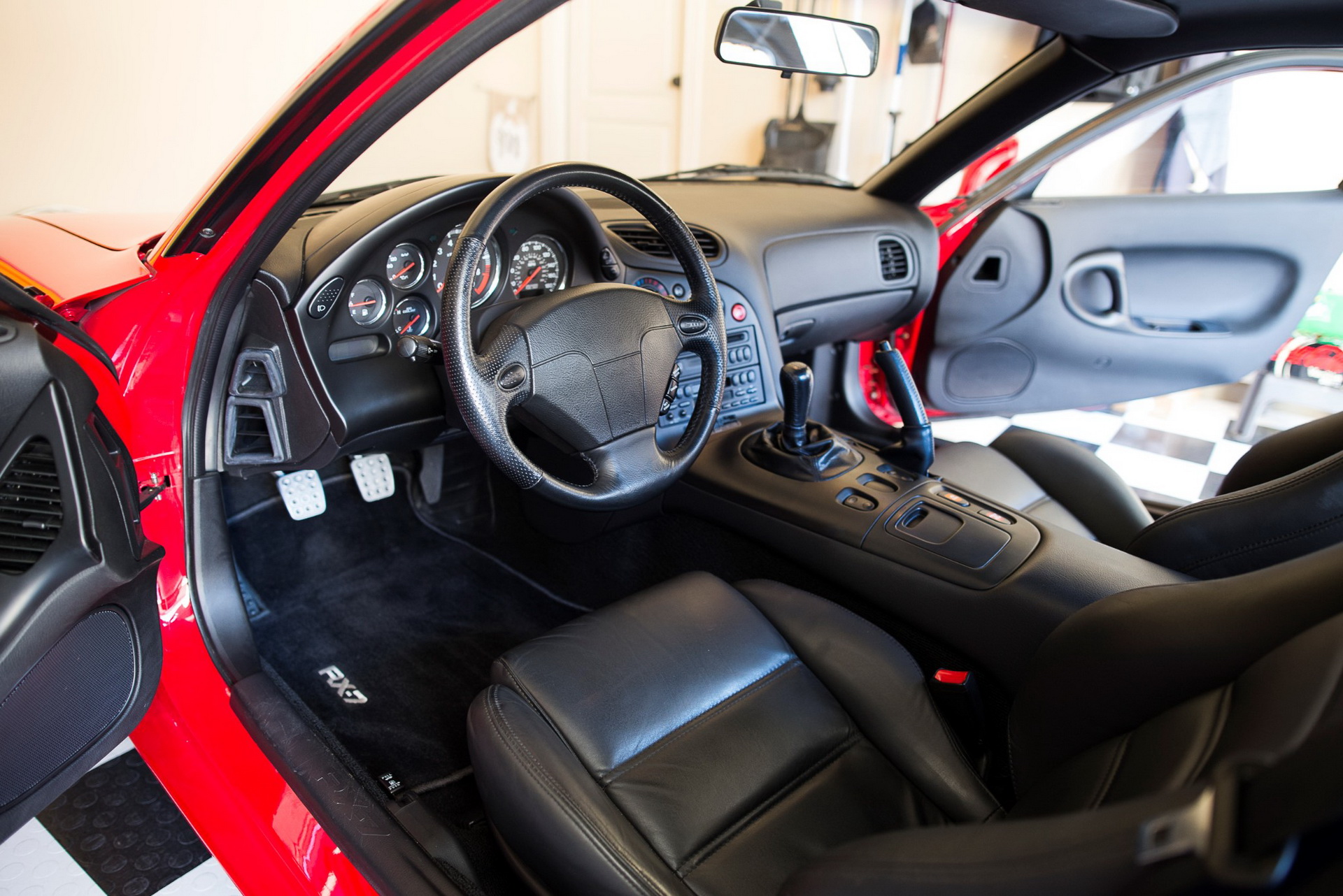 Mazda-RX7-18 This Is What A Pristine Mazda RX-7 FD With 9,500 Miles Looks Like