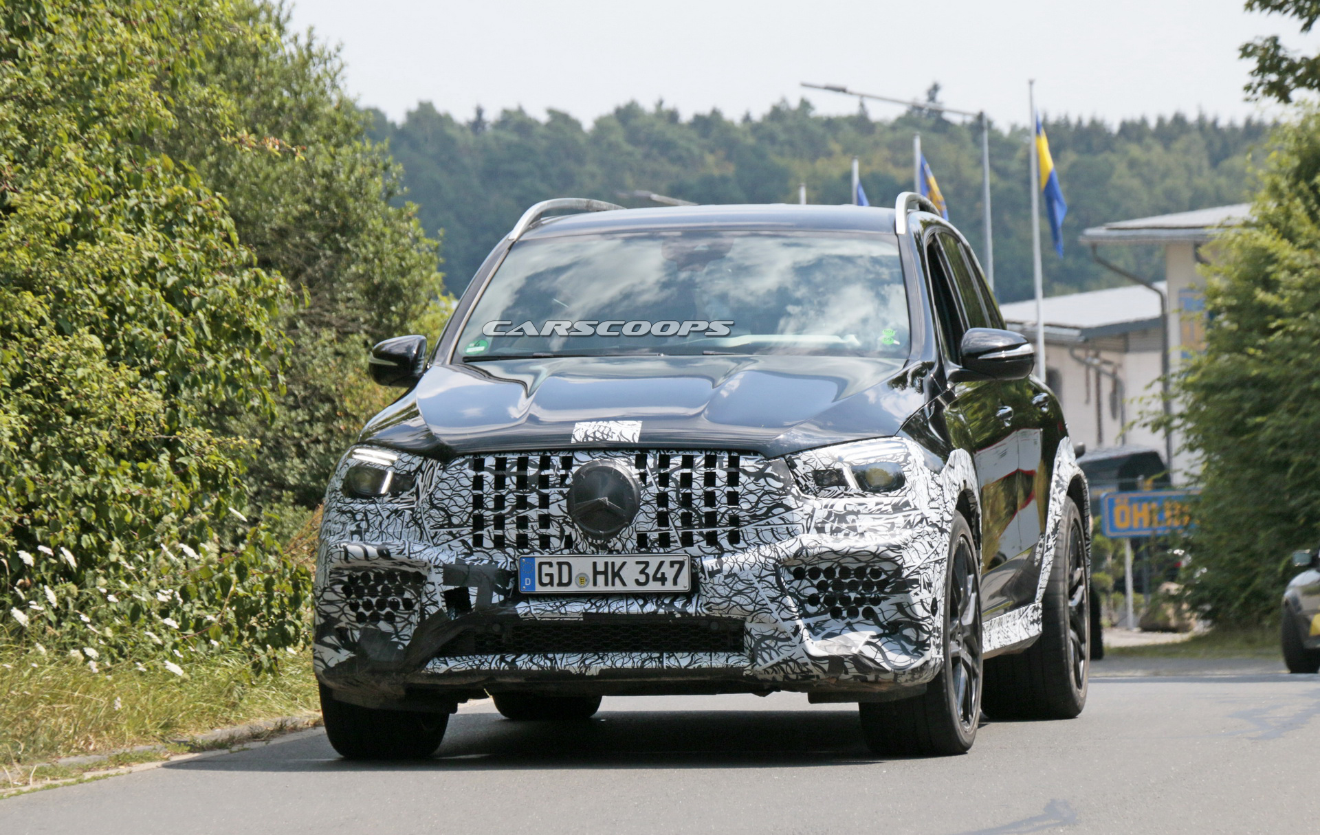 mercedes-amg-gle63-spy-less-camo-20 2019 Mercedes-AMG GLE 63 Sheds Most Of Its Camo To Reveal Familiar Look