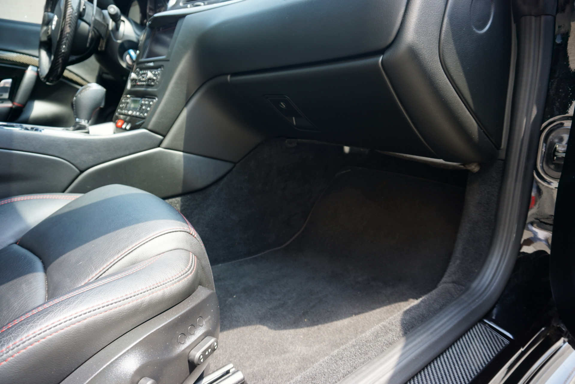 2012-maserati-granturismo-mc-auction-34 2012 Maserati GranTurismo MC Is The Italian Exotic You Might Afford