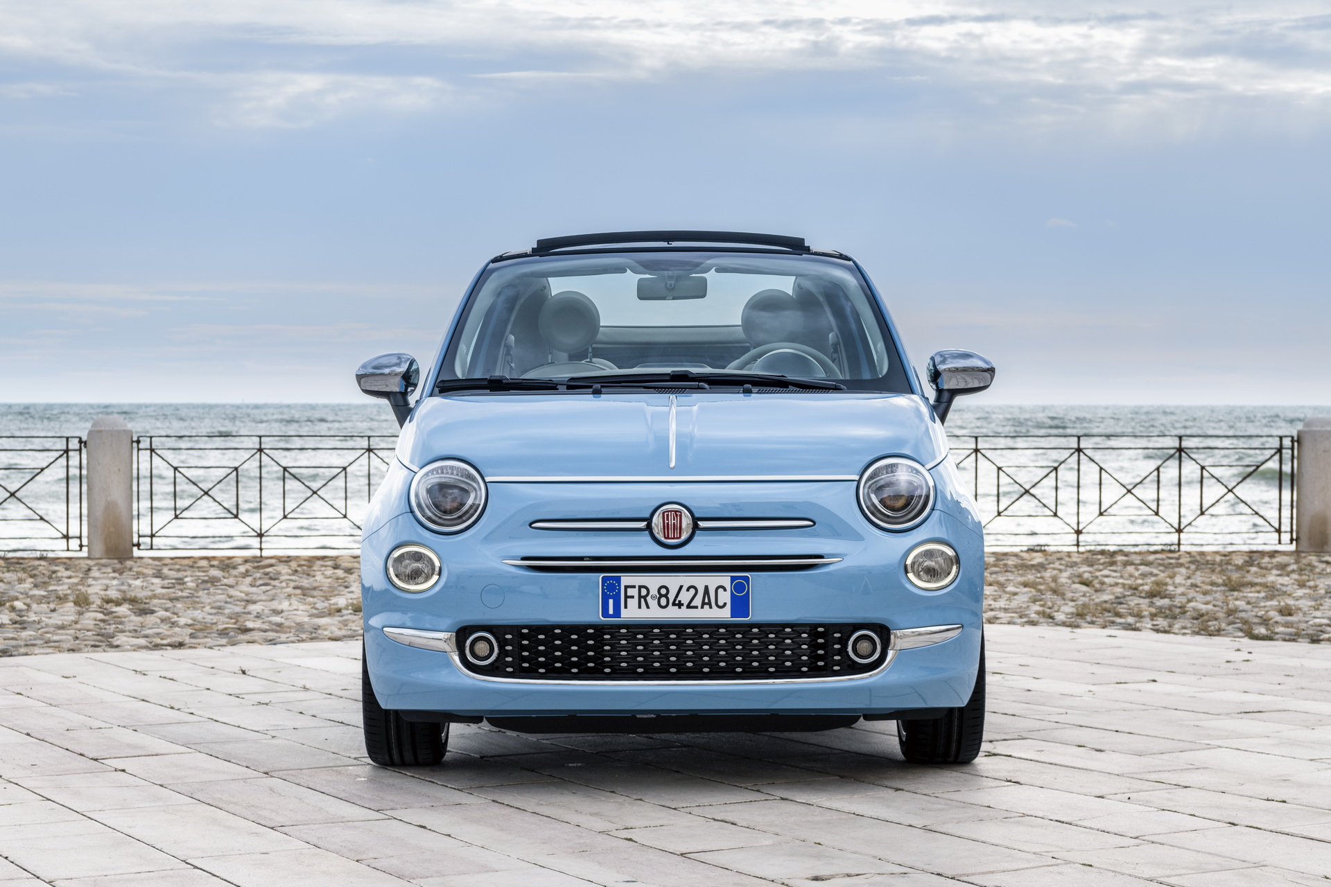 Fiat_500_Spiaggina'58_03 New 500 “Spiaggina ‘58” Is Fiat’s Way Of Paying Tribute To An Icon
