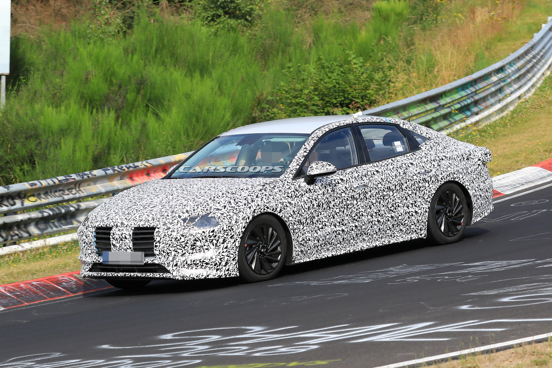 hyundai-sonata-i40-spy-first-time-23 All-New 2019 Hyundai i40 Spied With Sharper Looks, Could Preview Next Sonata Too