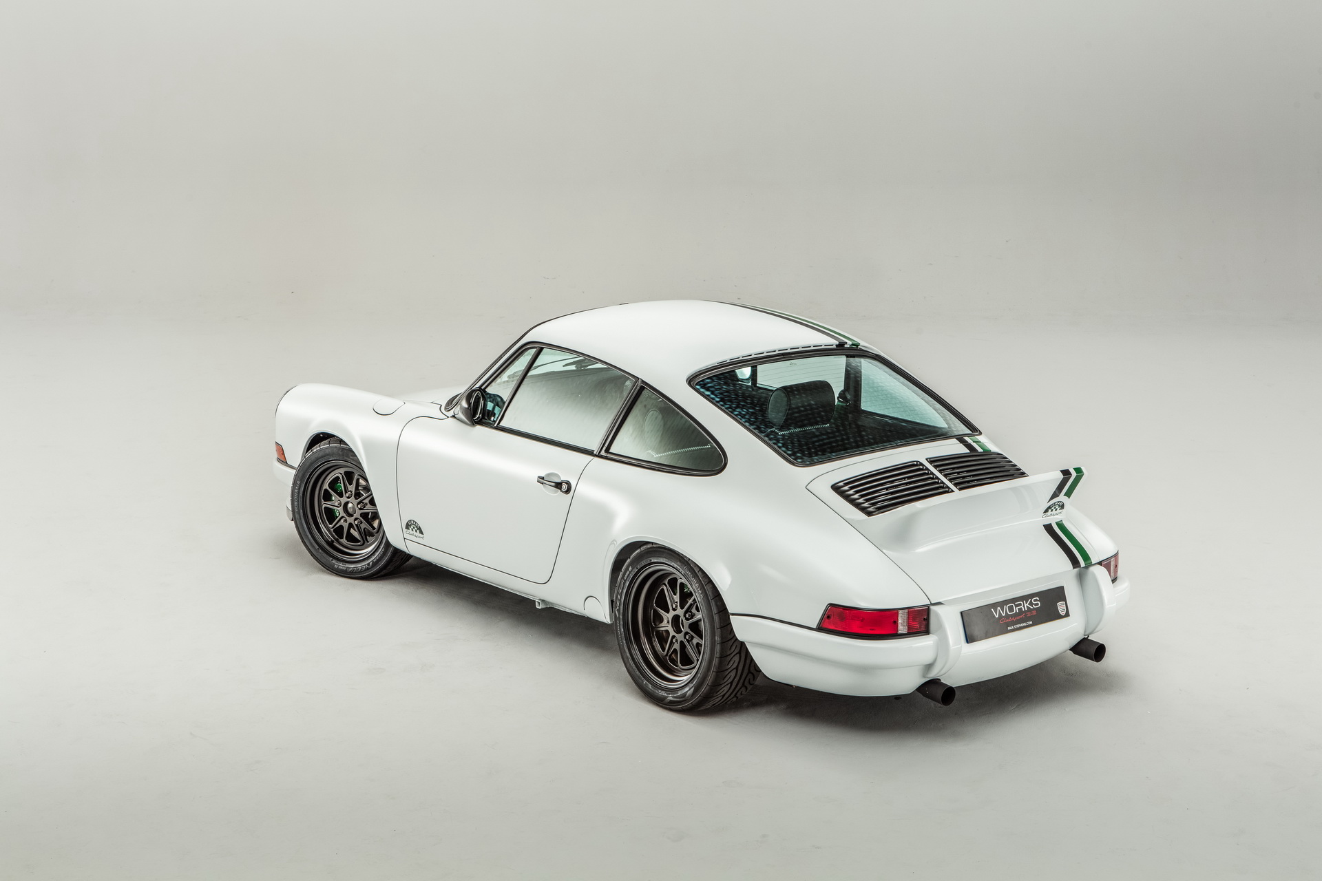 Porsche-911-LMClassic-18 Porsche 911 Le Mans Classic Clubsport Costs As Much As A New GT2 RS