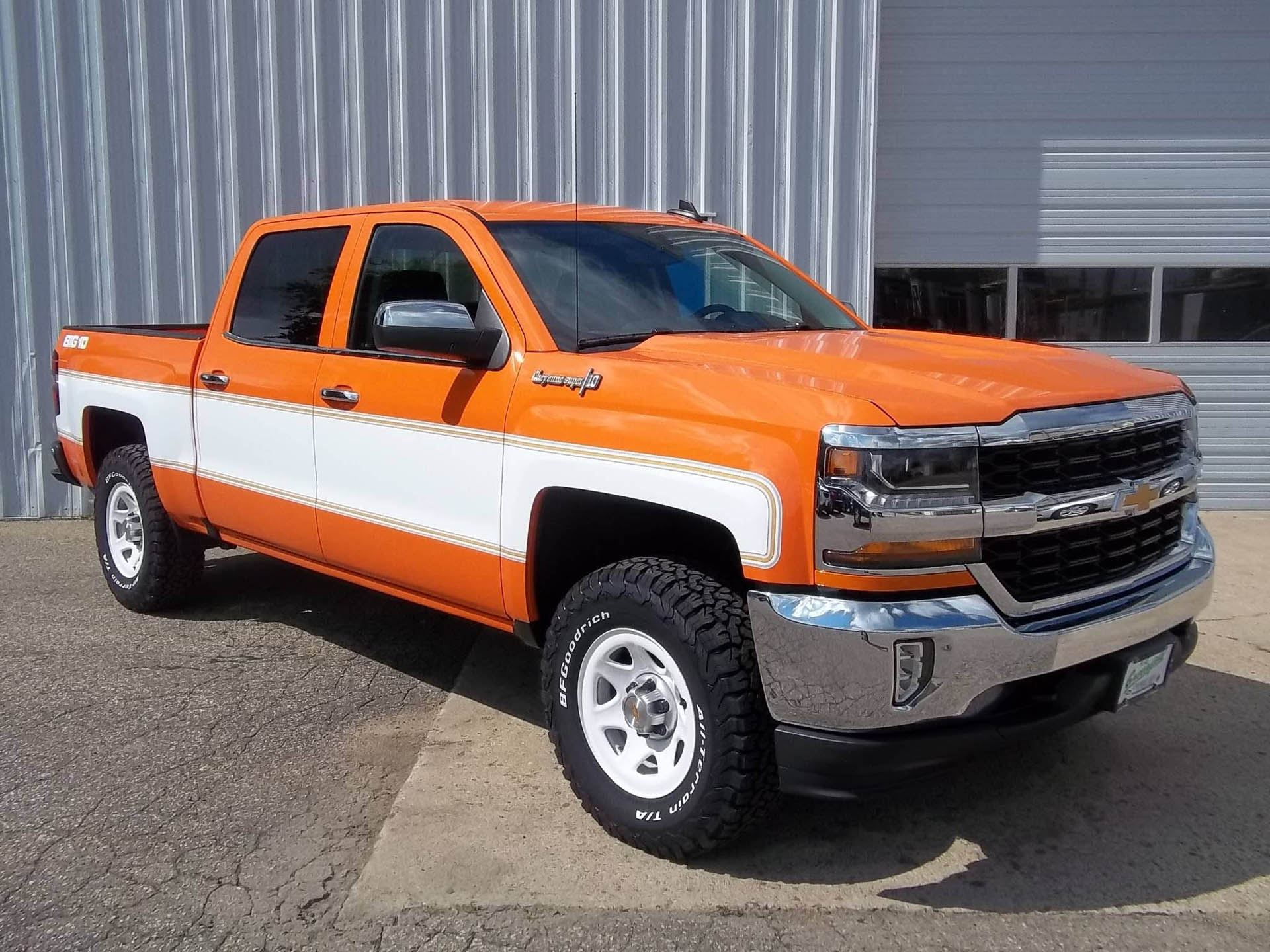 blake-greenfield-chevy-silverado-16 Minnesota Dealer Makes Its Own Deliciously Retro Chevy Trucks