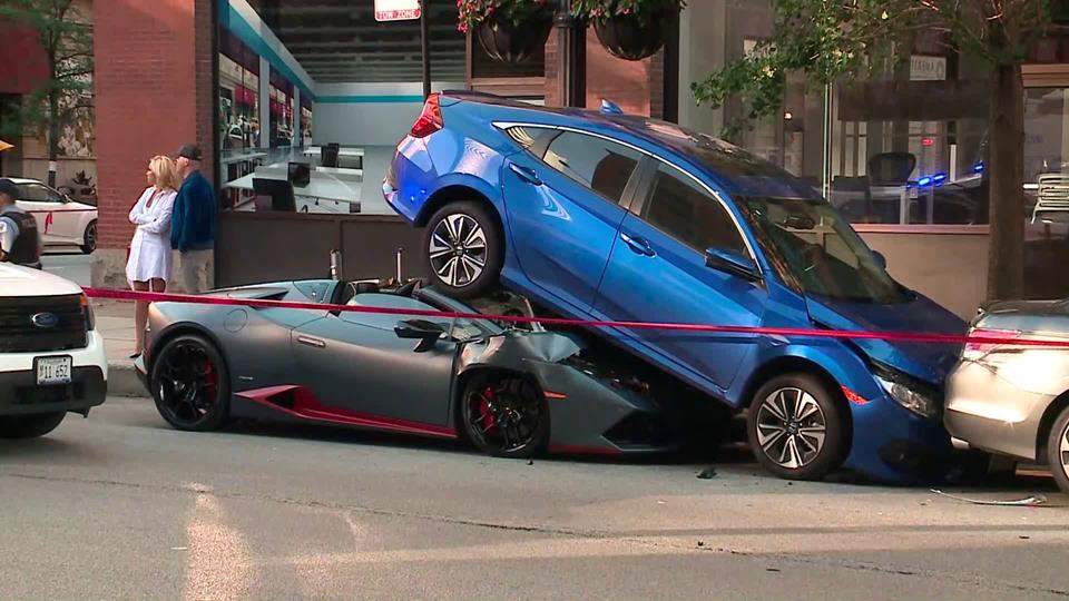 Lamborghini-Huracan-Spyder-Crash-1 Lamborghini Huracan Spyder Rear-Ends Honda Civic In Chicago