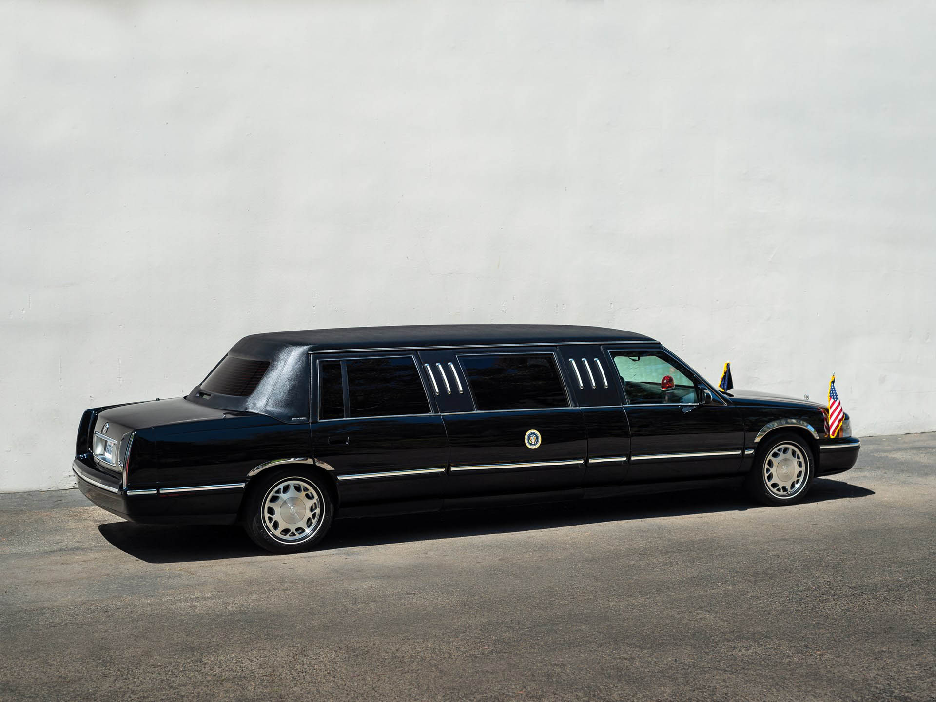 1999-Cadillac-Deville-Presidential-Limousine-20 This One Cadillac Isn’t Worth As Many Dead Presidents As You Might Think