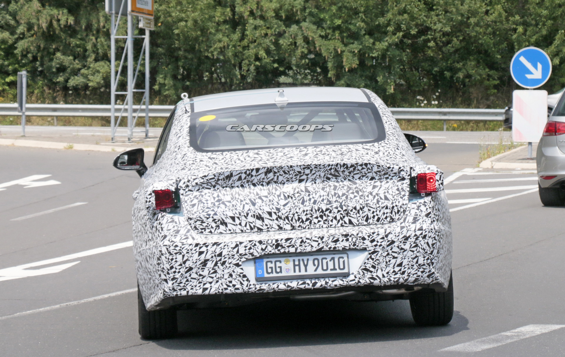 hyundai-sonata-i40-spy-first-time-11 All-New 2019 Hyundai i40 Spied With Sharper Looks, Could Preview Next Sonata Too