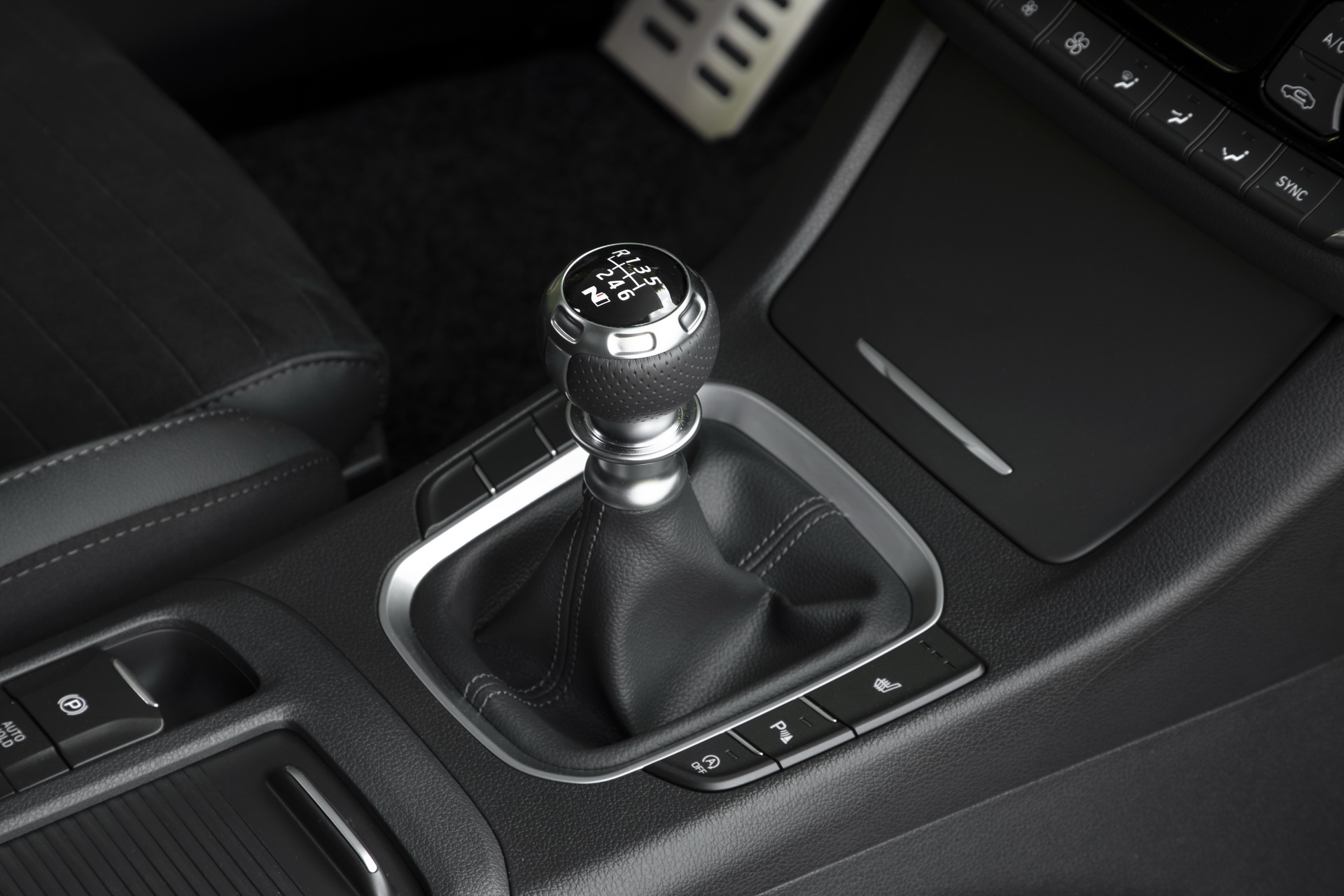 2019-hyundai-i30-n-line-25 New Hyundai i30 N Line May Look Like A Hot Hatch, But It Ain’t One