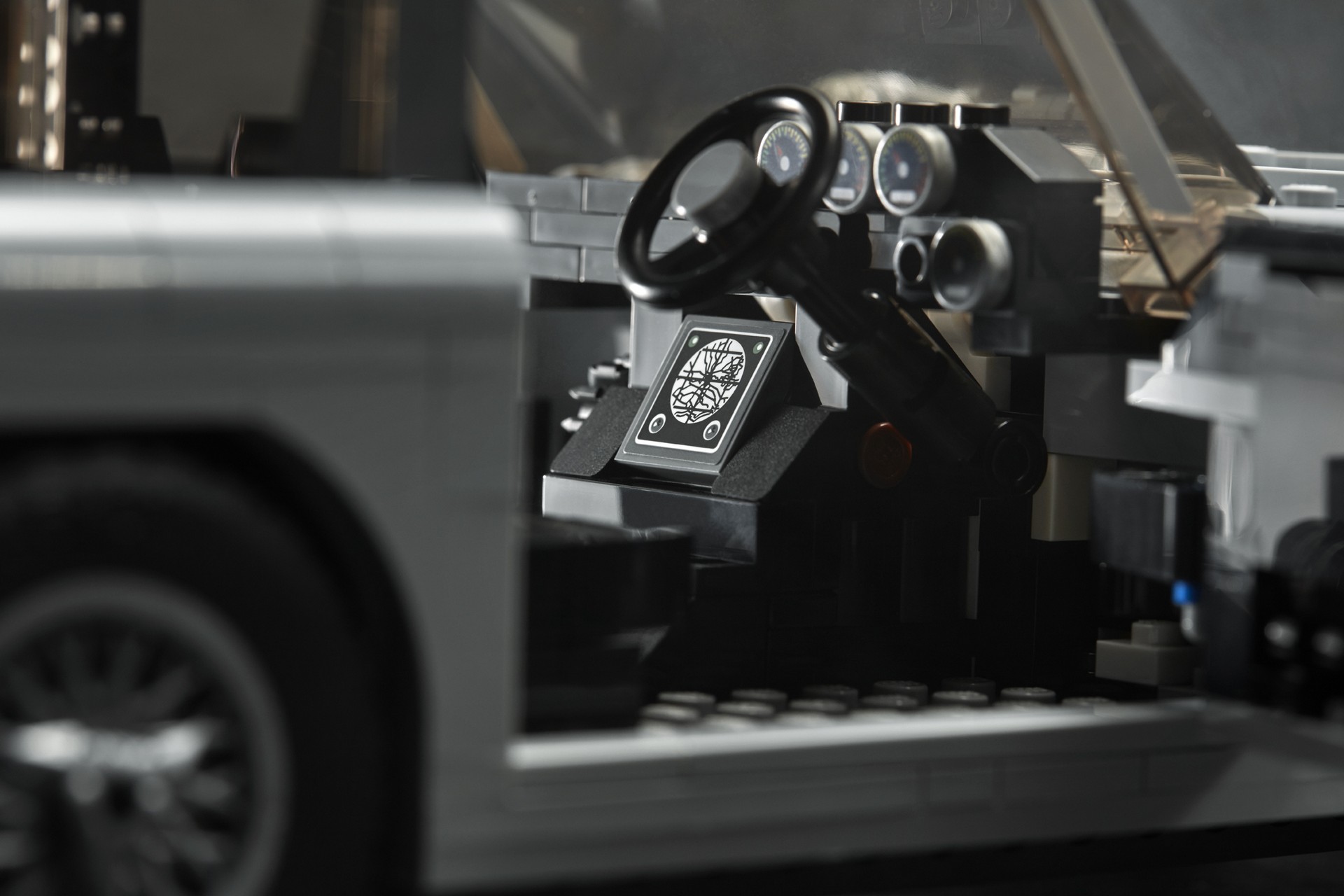 LEG0-Aston-Martin-DB5-40 LEGO’s James Bond Aston Martin DB5 Has A Working Ejector Seat