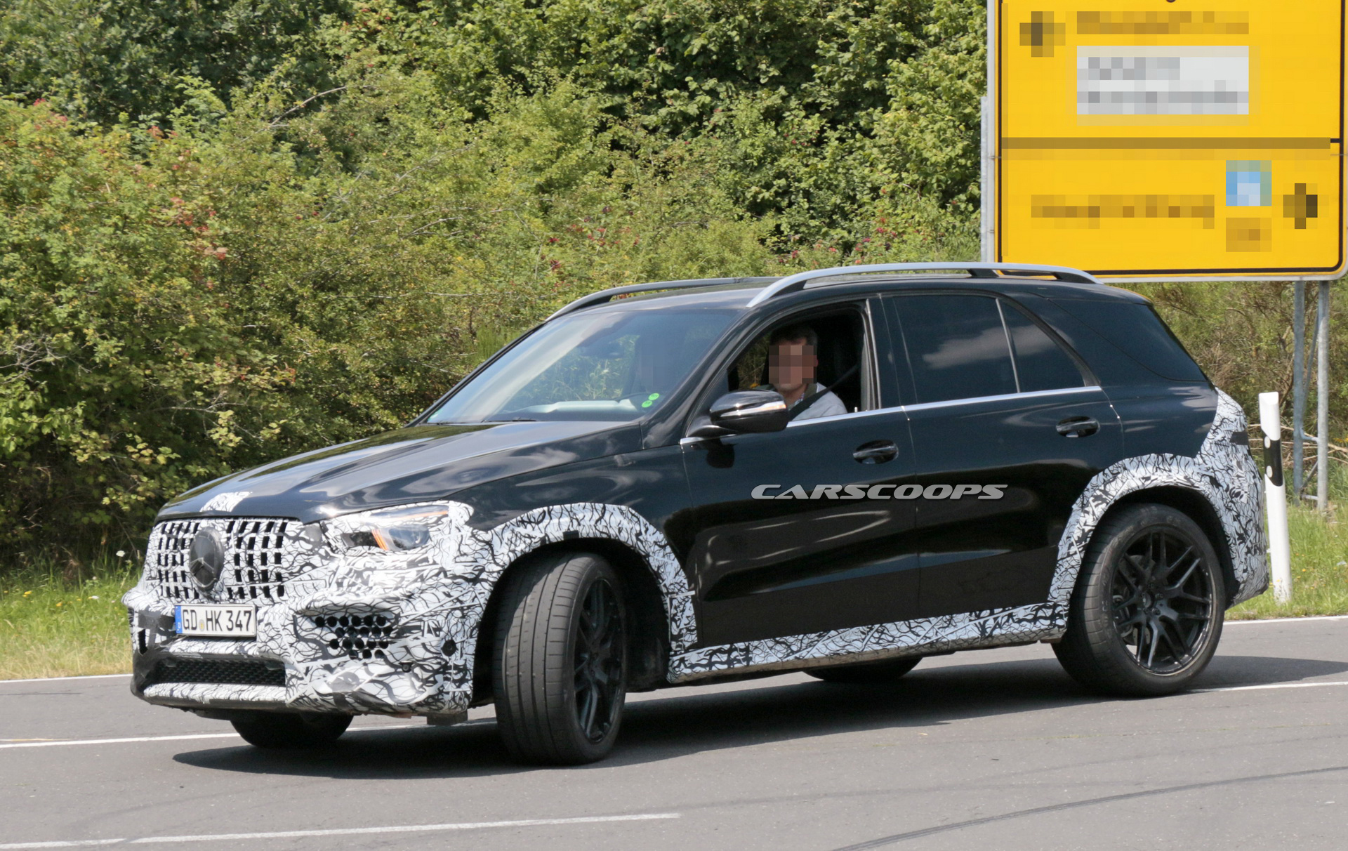 mercedes-amg-gle63-spy-less-camo-31 2019 Mercedes-AMG GLE 63 Sheds Most Of Its Camo To Reveal Familiar Look