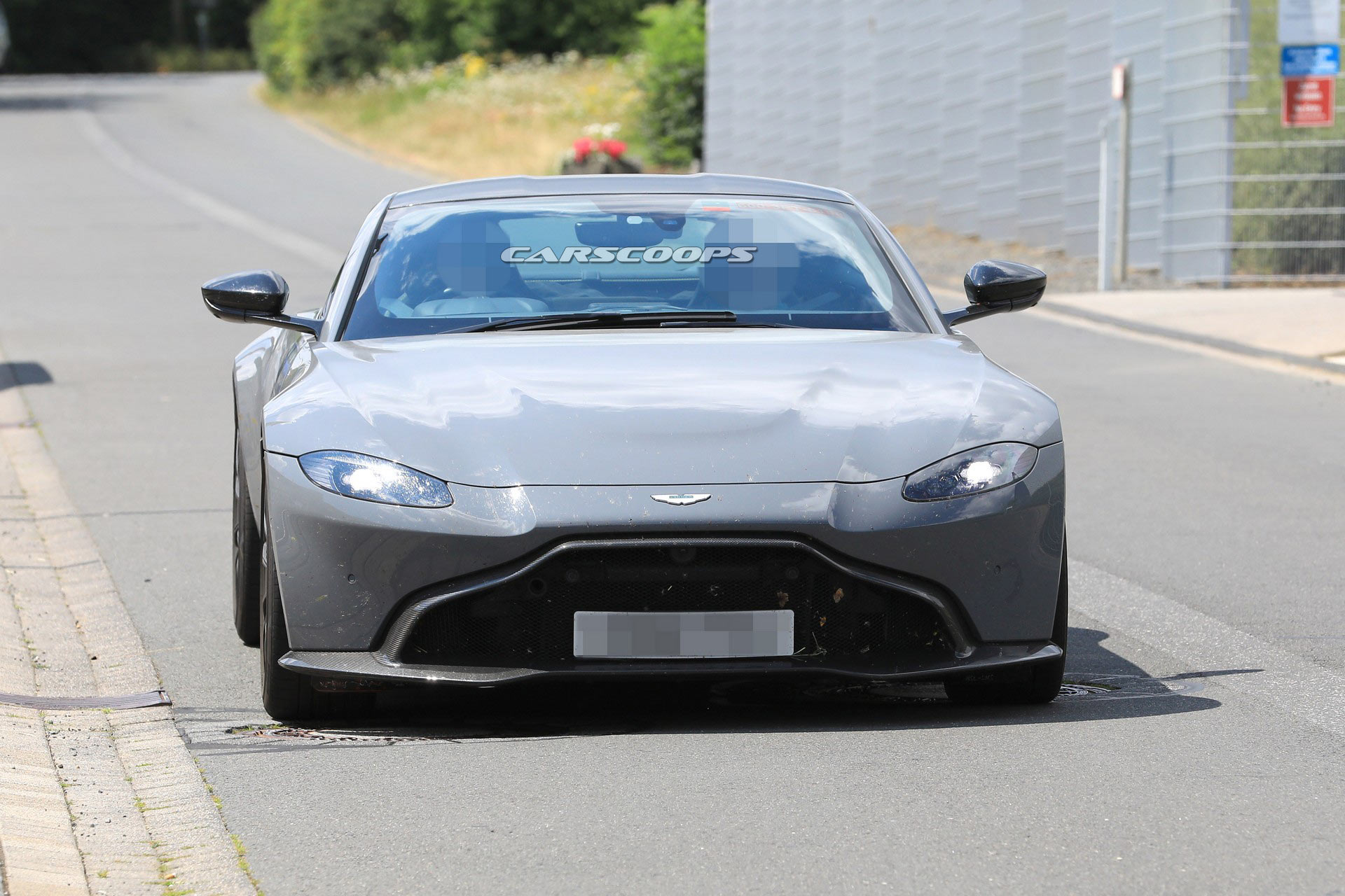 Aston-Martin-Vantage-S-15 Aston Martin Vantage S Spied With Beefier Brakes And A Four-Tailpipe Exhaust