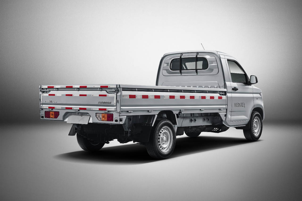 Wuling-Rong-Guang-pickup-12 You Could Fit GM’s New Chinese ‘Mini Pickup’ In The Back Of A Silverado