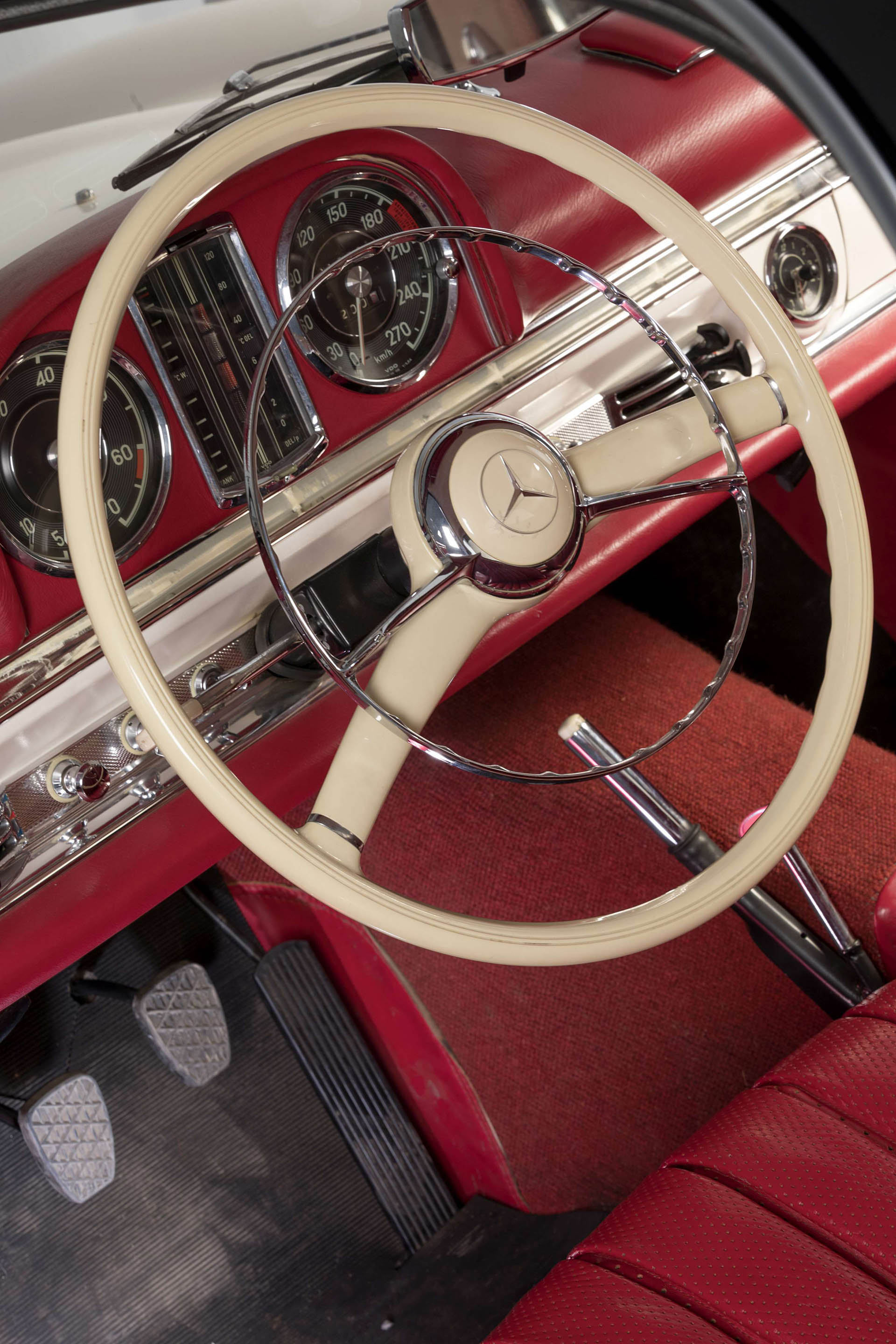 1963-Mercedes-Benz-300-SL-Roadster_33 This Factory-Fresh Mercedes 300 SL Doubled Its Estimate To Set A New World Record