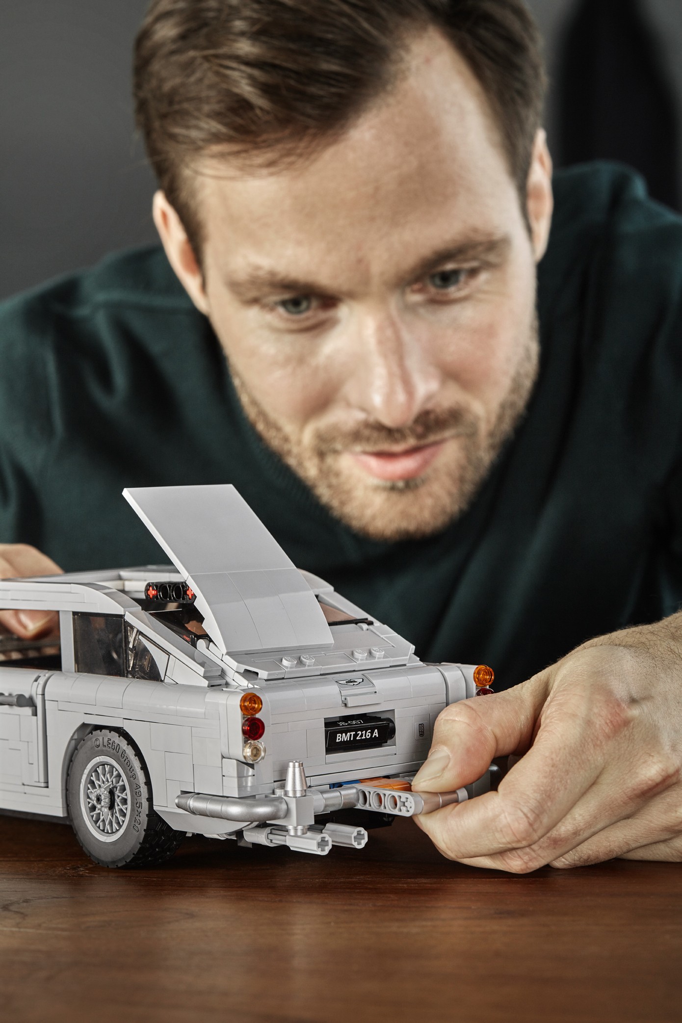 LEG0-Aston-Martin-DB5-69 LEGO’s James Bond Aston Martin DB5 Has A Working Ejector Seat