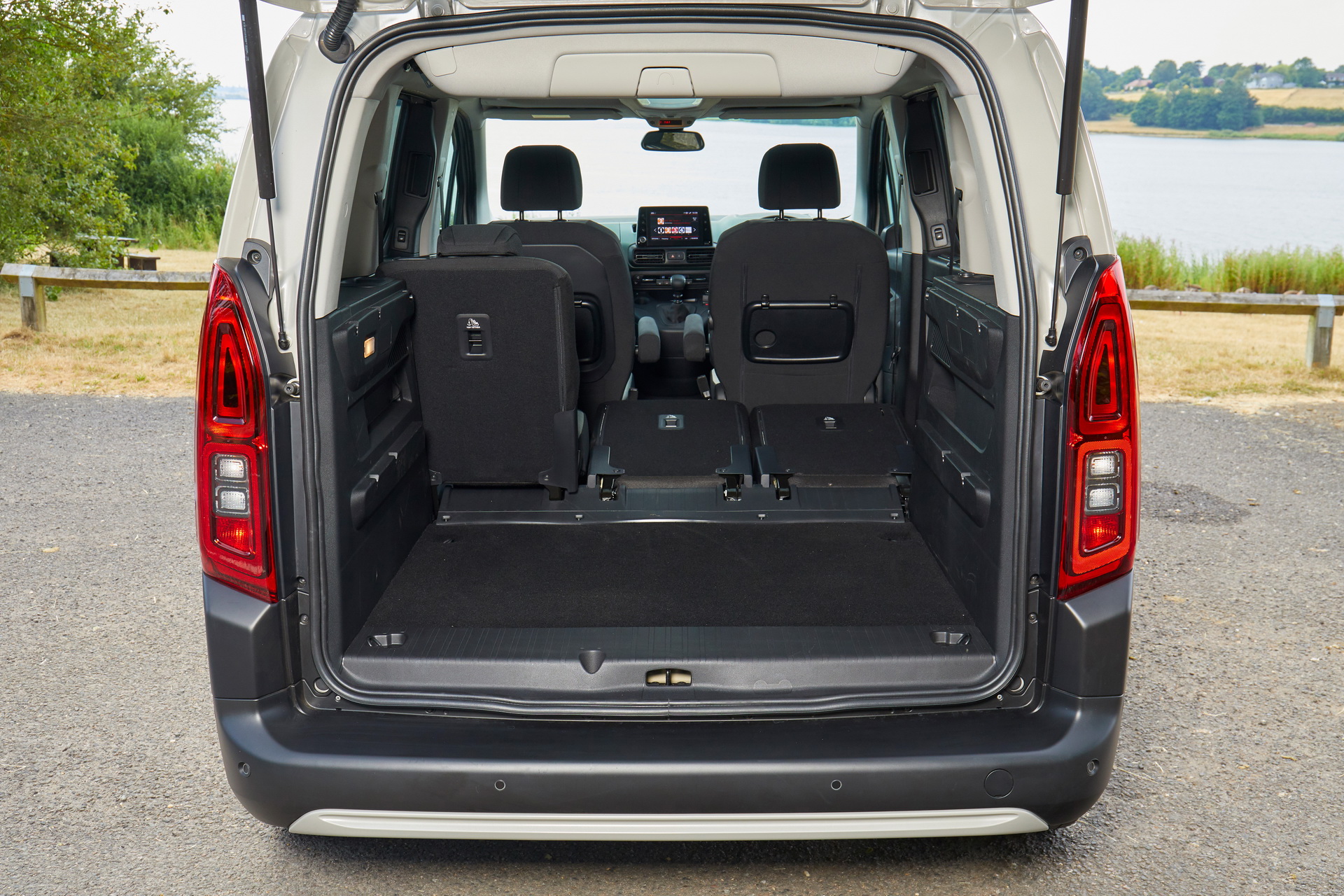 2019-citroen-berlingo-35 New Citroen Berlingo And Peugeot Rifter Go On Sale In The UK