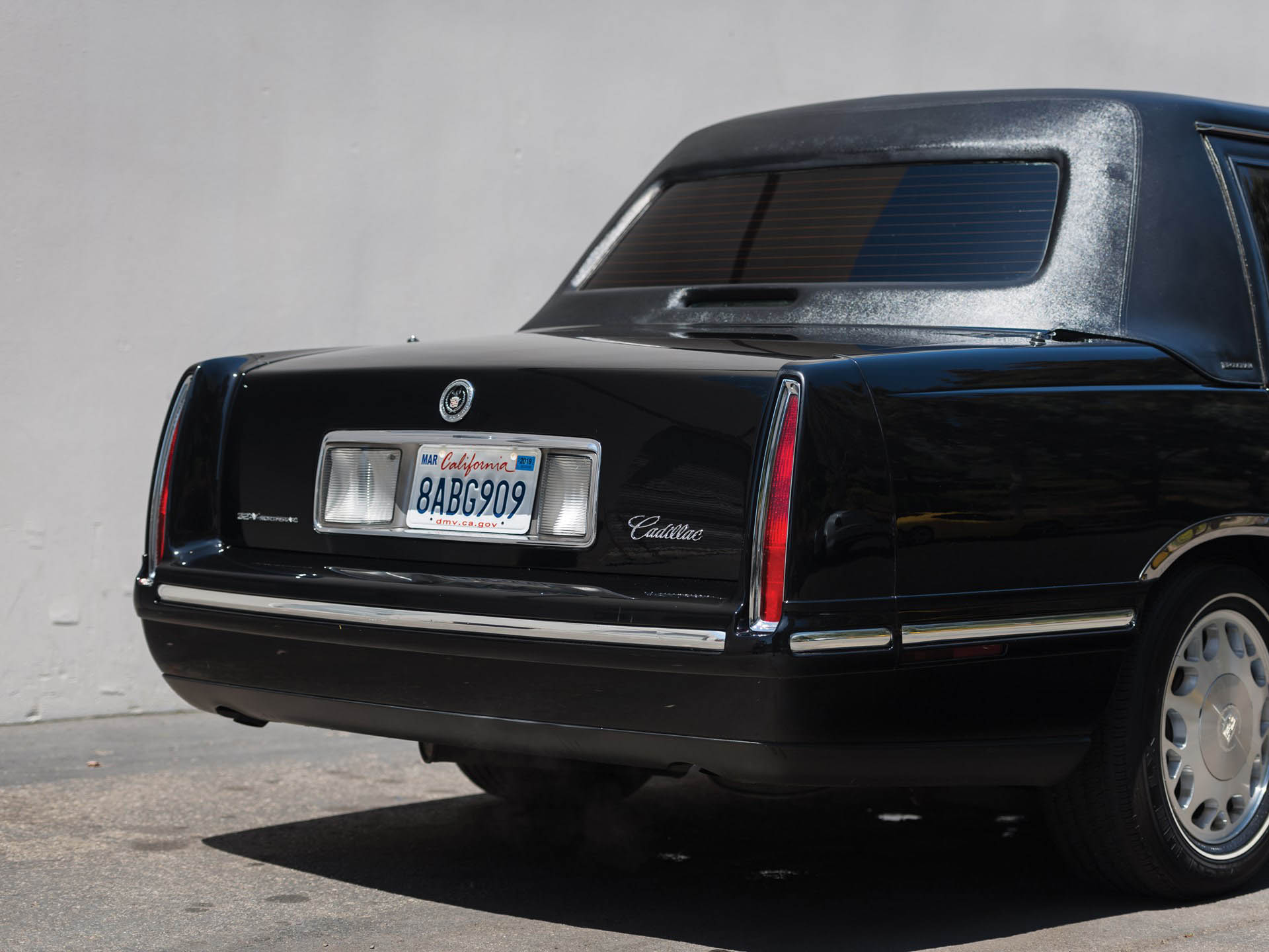 1999-Cadillac-Deville-Presidential-Limousine-02 This One Cadillac Isn’t Worth As Many Dead Presidents As You Might Think