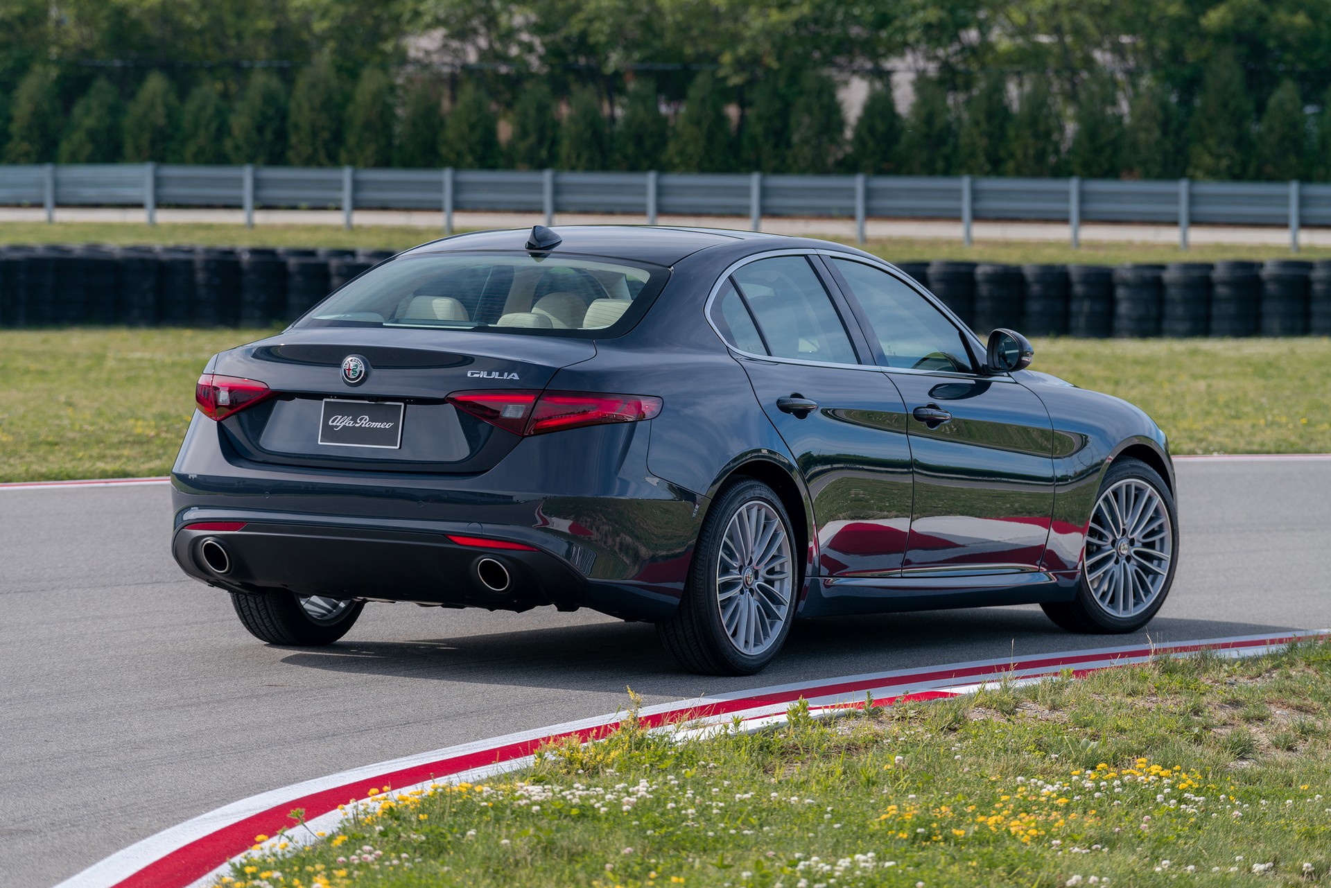 2019-Alfa-Romeo-Giulia-126 2019 Alfa Romeo Giulia Gains New Styling Packages, Additional Equipment