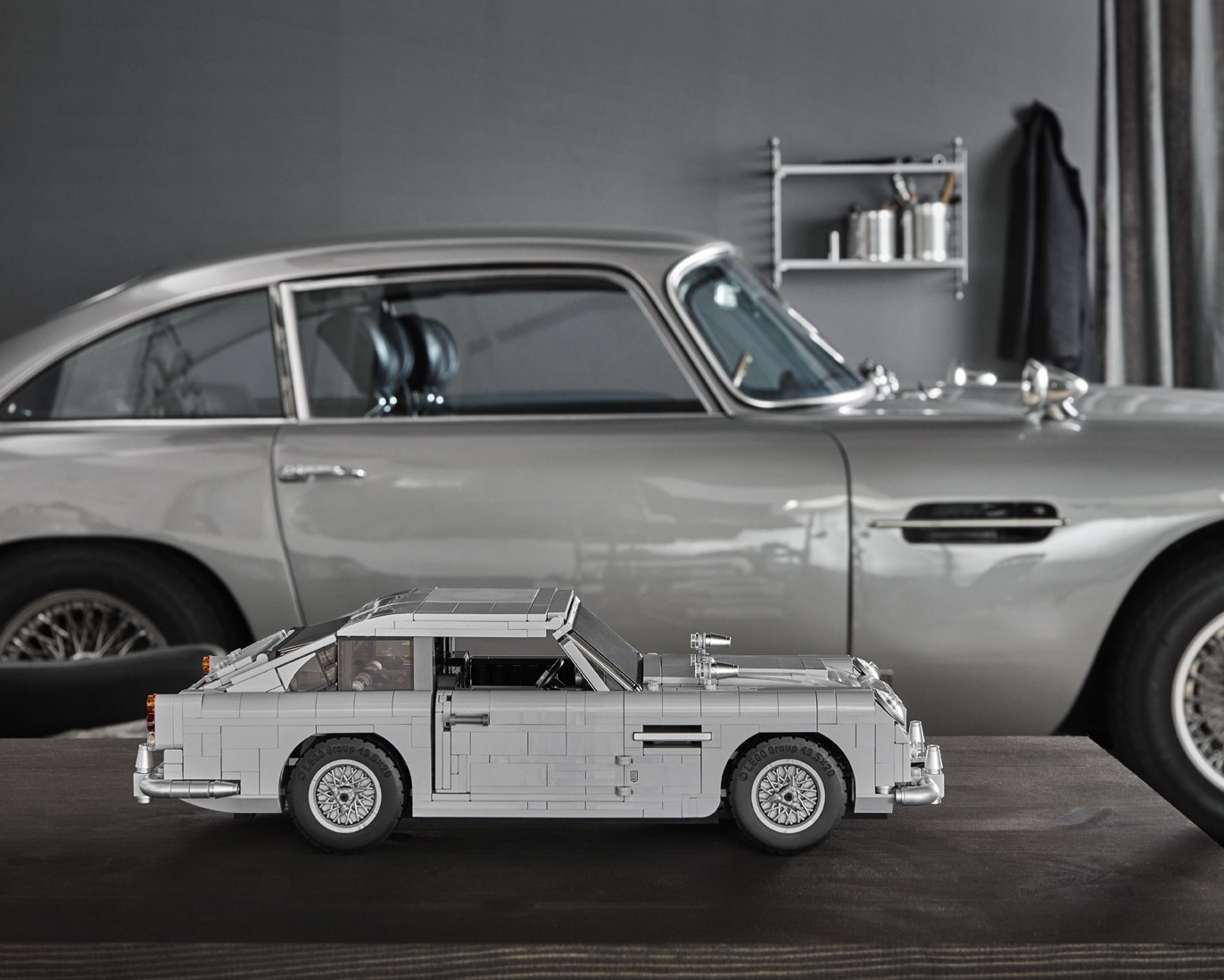 LEG0-Aston-Martin-DB5-26 LEGO’s James Bond Aston Martin DB5 Has A Working Ejector Seat