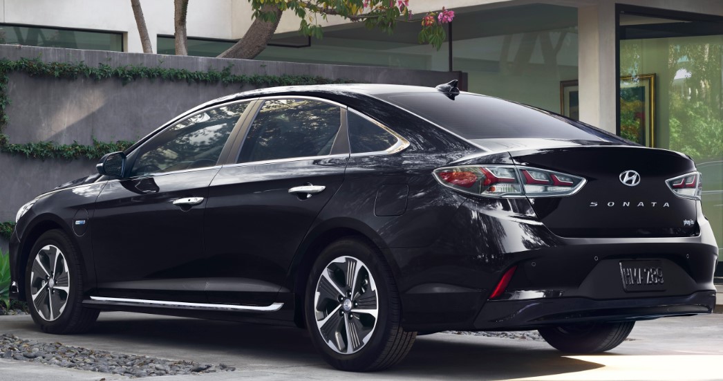 2018-hyundai-sonata-phev-2 2018 Hyundai Sonata PHEV Gets Price Cut, Adds More Equipment