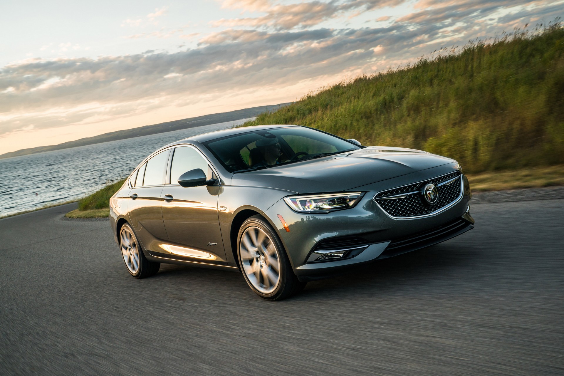 Buick Regal Avenir-2 2019 Buick Regal Avenir Debuts With Upscale Styling And New Technology