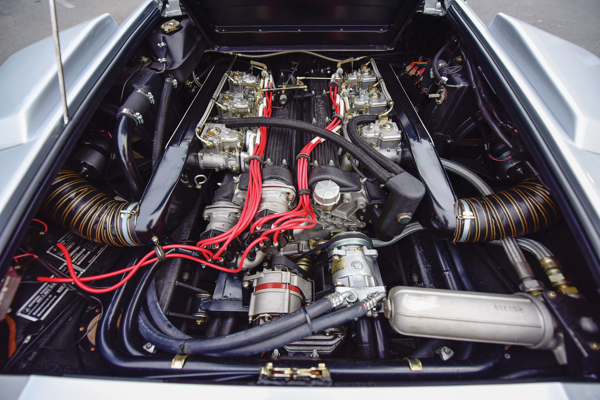 lamborghini-countach-series-ii-20 Fully Restored Lamborghini Countach Series II Will Have You Craving Money