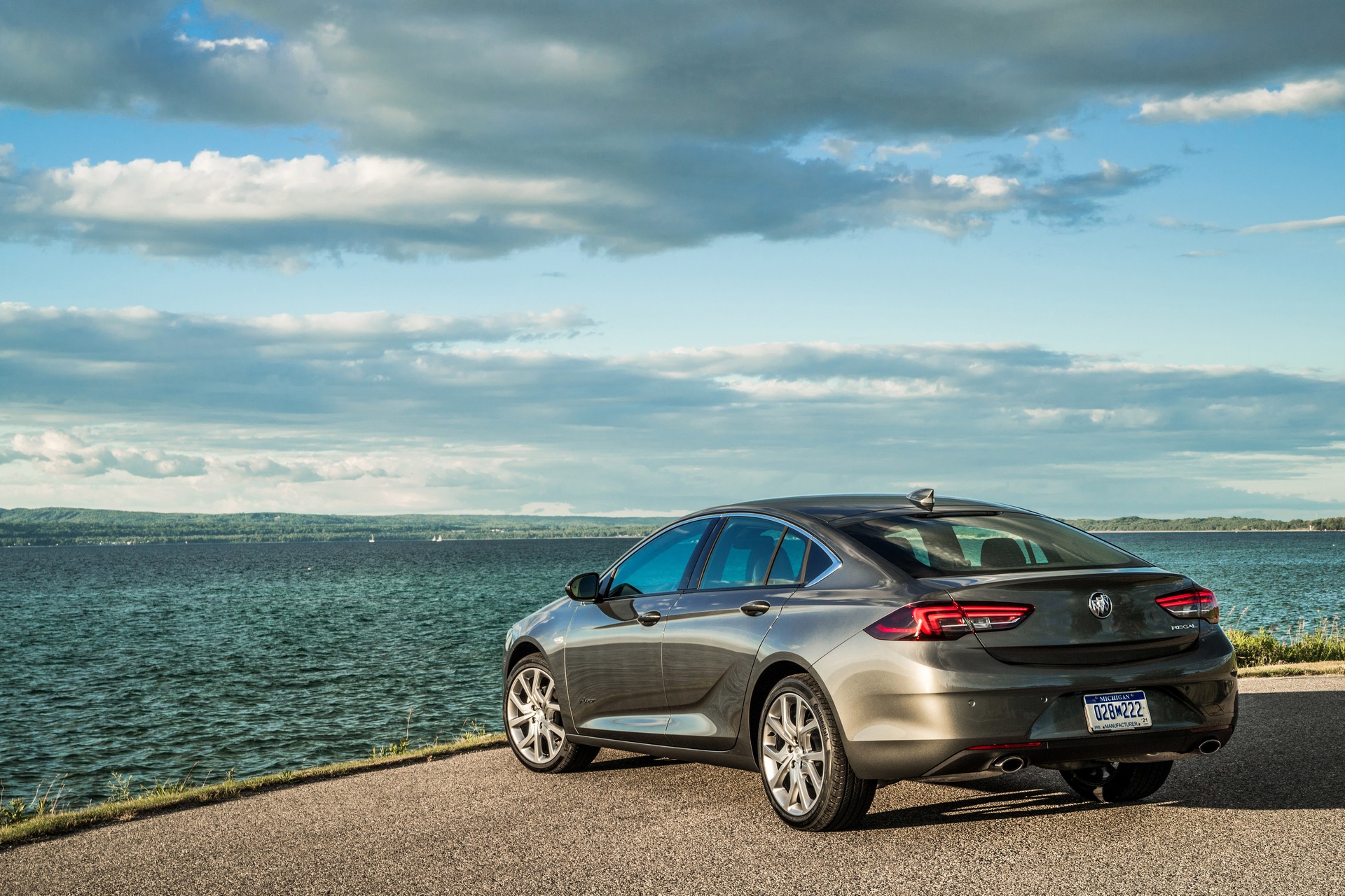 Buick Regal Avenir-3 2019 Buick Regal Avenir Debuts With Upscale Styling And New Technology