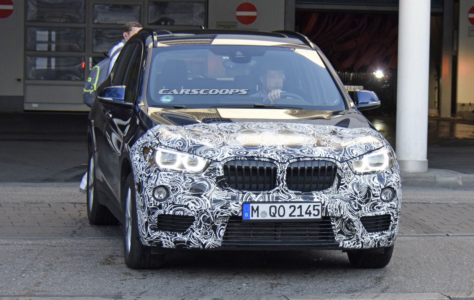 2019-bmw-x1-facelift-spy-shots-1 Updated 2019 BMW X1 Getting Ready For Audi’s All-New Q3