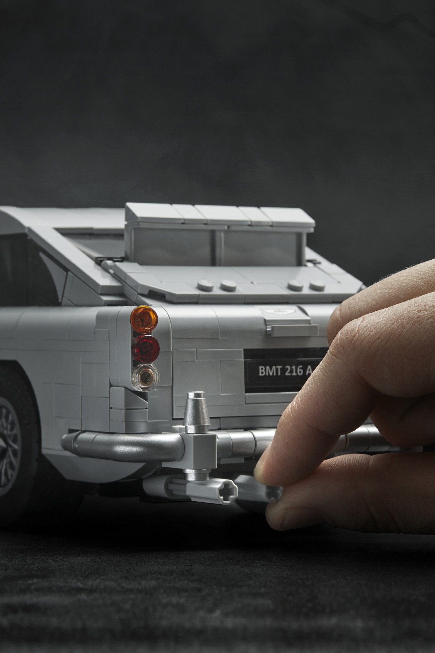 LEG0-Aston-Martin-DB5-51 LEGO’s James Bond Aston Martin DB5 Has A Working Ejector Seat