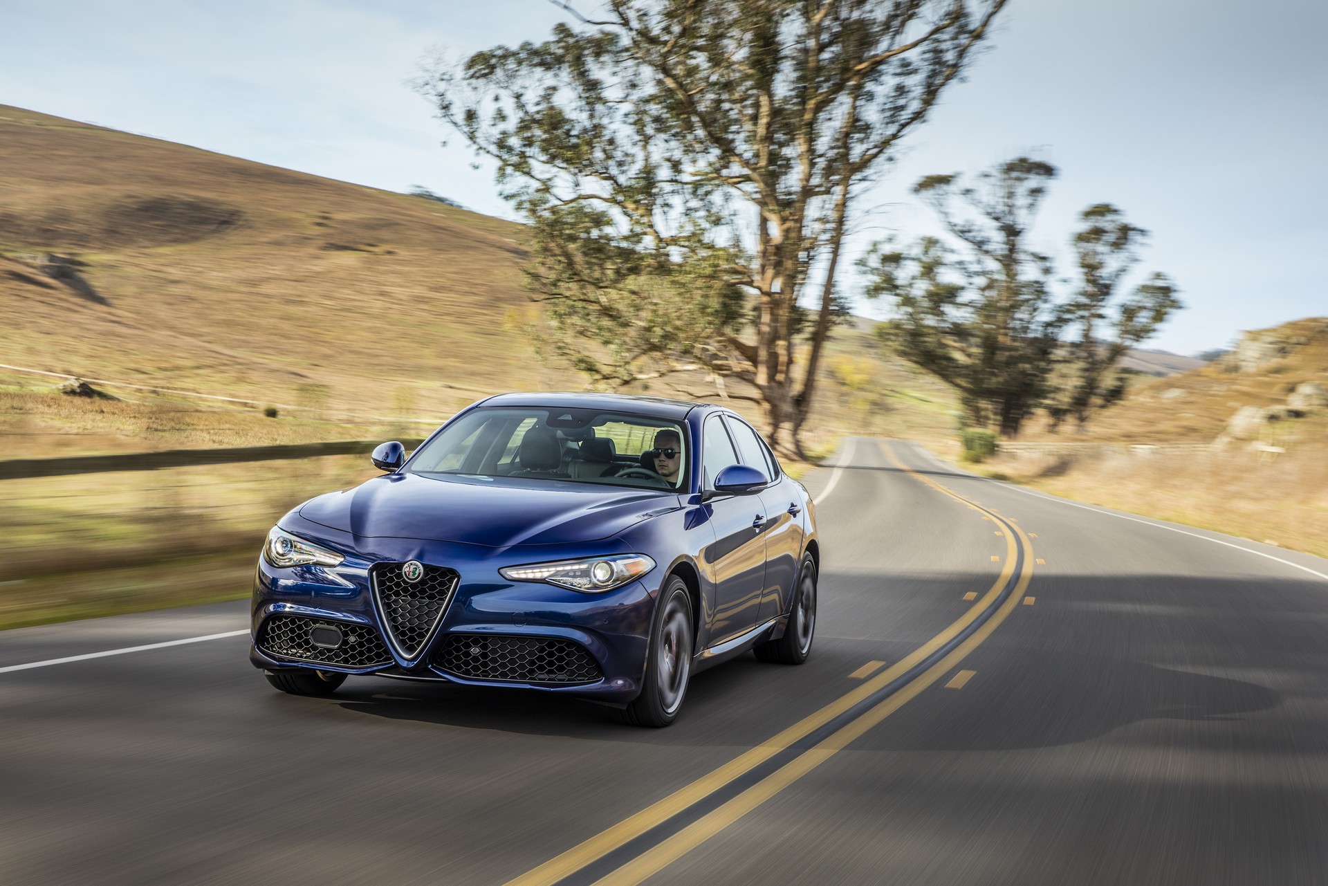2019-Alfa-Romeo-Giulia-8 2019 Alfa Romeo Giulia Gains New Styling Packages, Additional Equipment