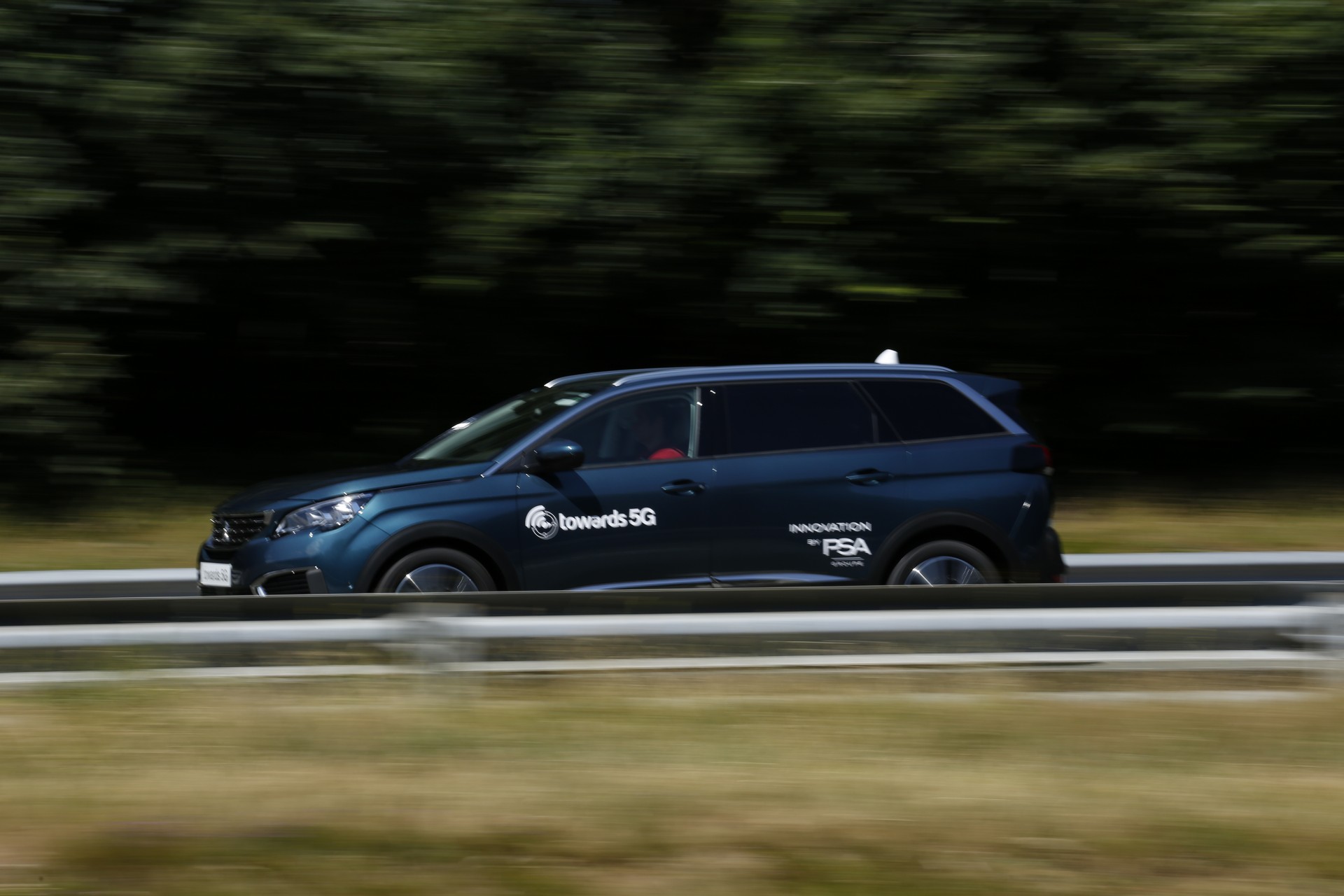 BMW-Ford-PSA-V2X-Demo-8 BMW, Ford And PSA Team Up To Showcase The Life Saving Benefits Of V2X Technology