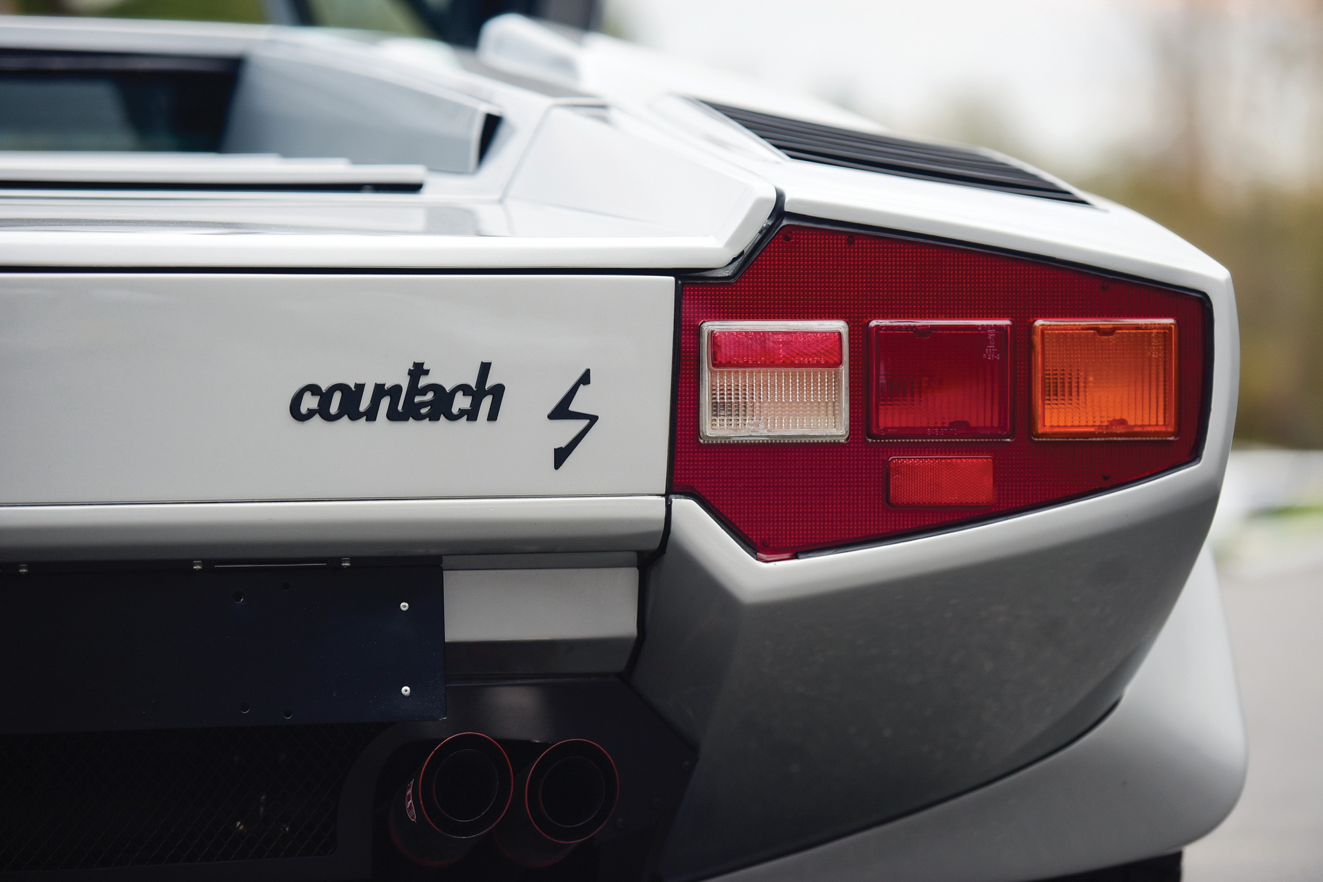lamborghini-countach-series-ii-15 Fully Restored Lamborghini Countach Series II Will Have You Craving Money