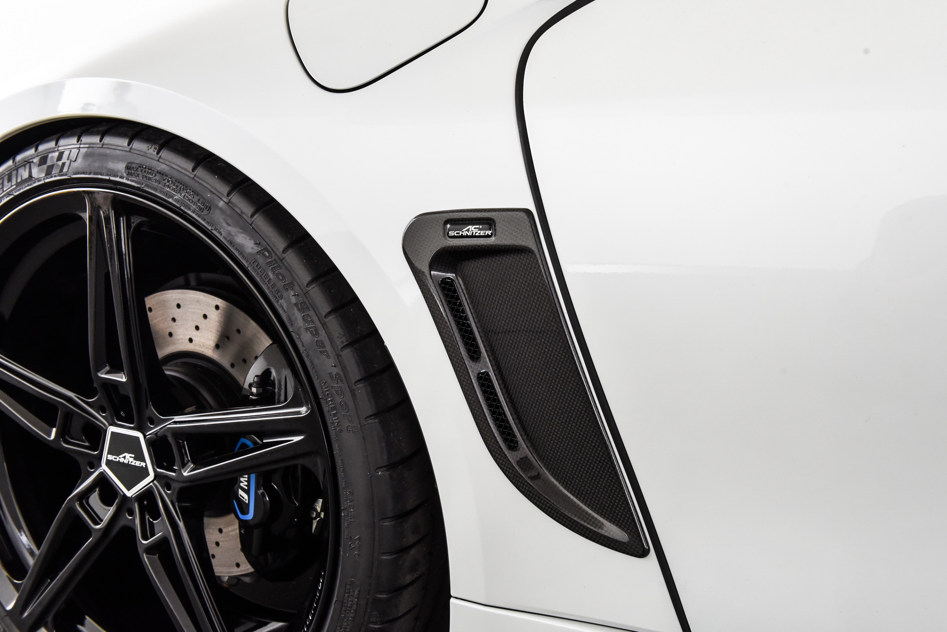 ac-schnitzer-bmw-i8-roadster-mods-8 AC Schnitzer Helps New BMW i8 Roadster Improve Its Stance
