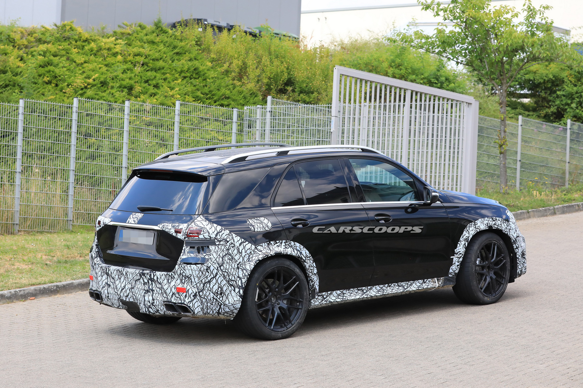 mercedes-amg-gle63-spy-less-camo-16 2019 Mercedes-AMG GLE 63 Sheds Most Of Its Camo To Reveal Familiar Look