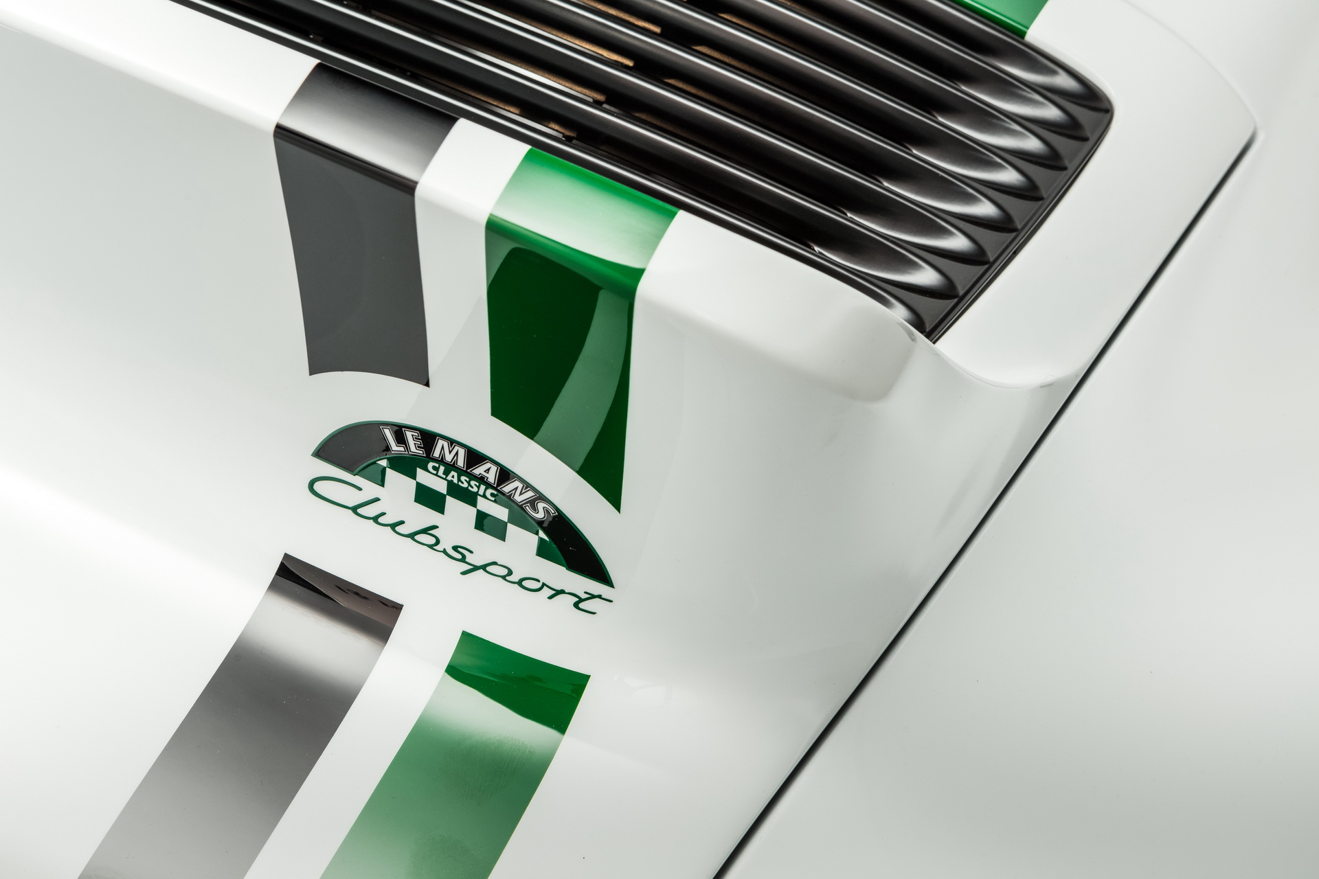 Porsche-911-LMClassic-16 Porsche 911 Le Mans Classic Clubsport Costs As Much As A New GT2 RS