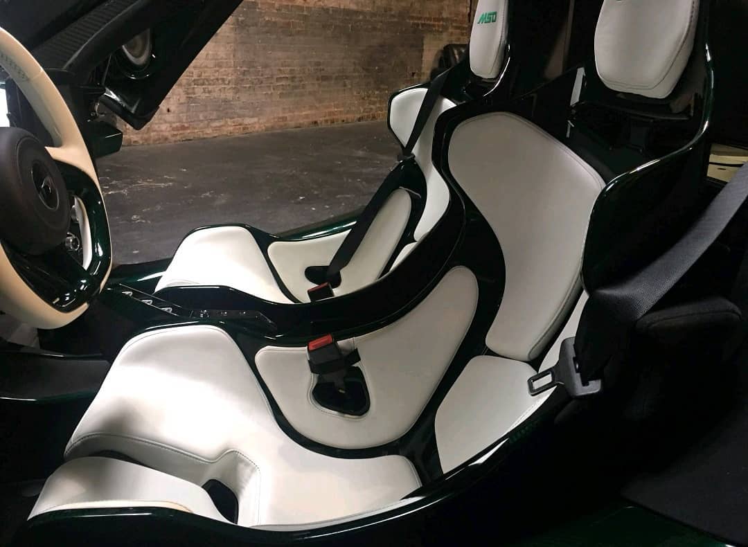 First McLaren Senna Delivered In North America Is Covered In Green Carbon Fiber