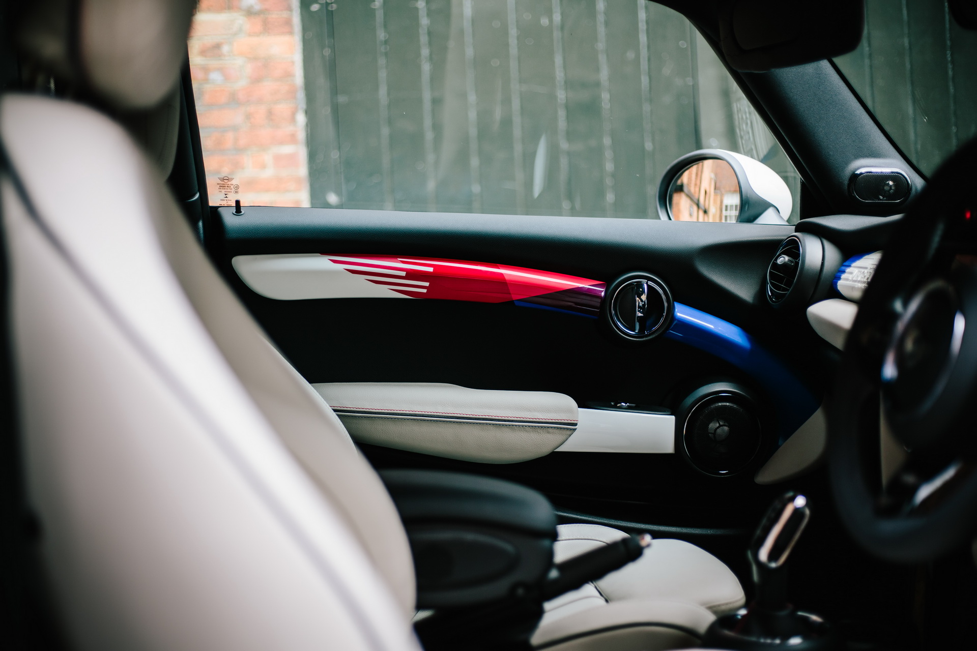 unique-mini-3-door-royal-wedding-goodwood-27 One-Off Mini Created For British Royal Wedding Heading To Auction