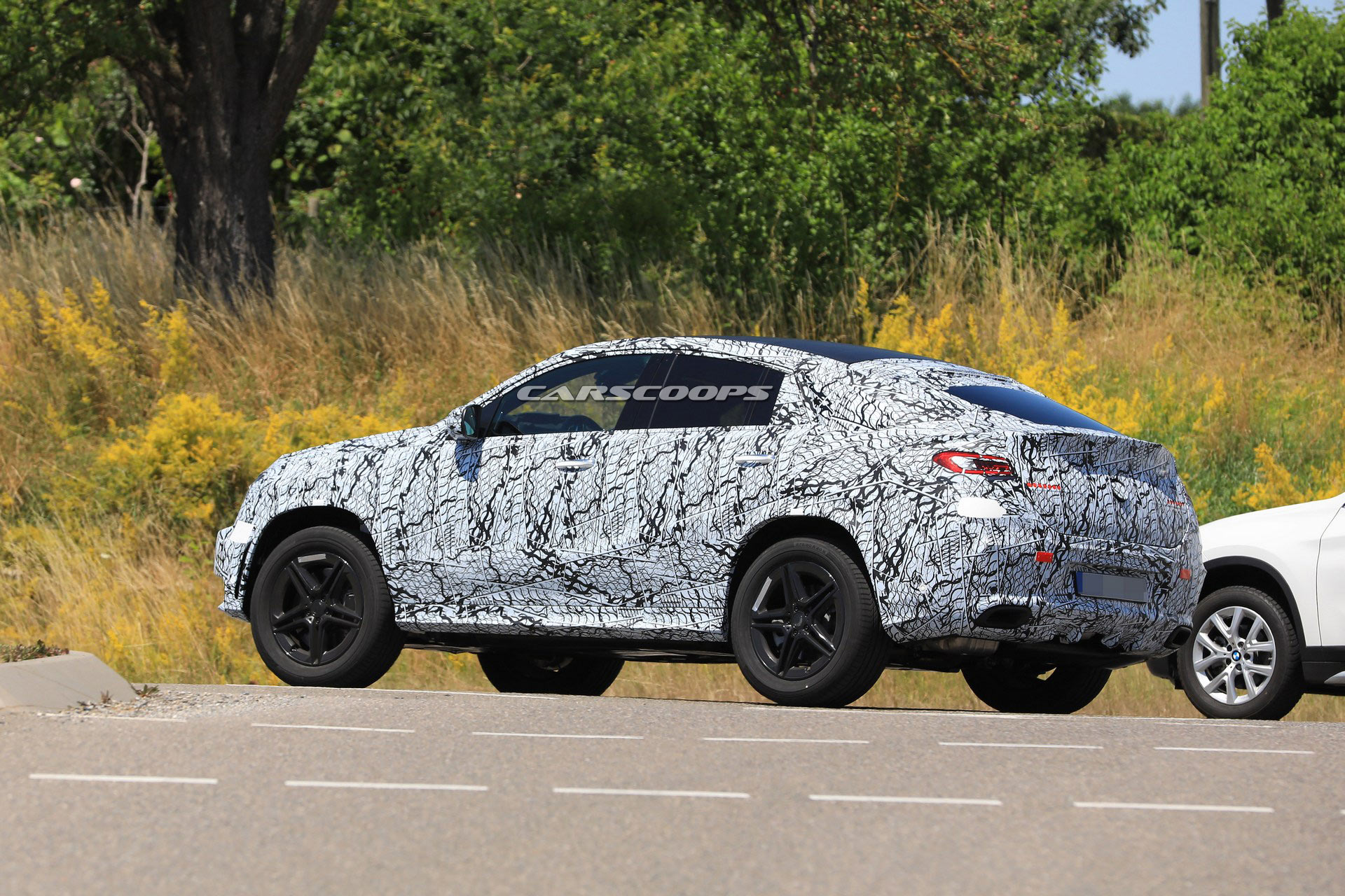 Mercedes-GLE-Coupe-spy-4 2020 Mercedes GLE Coupe Teased Ahead Of August 28th Debut