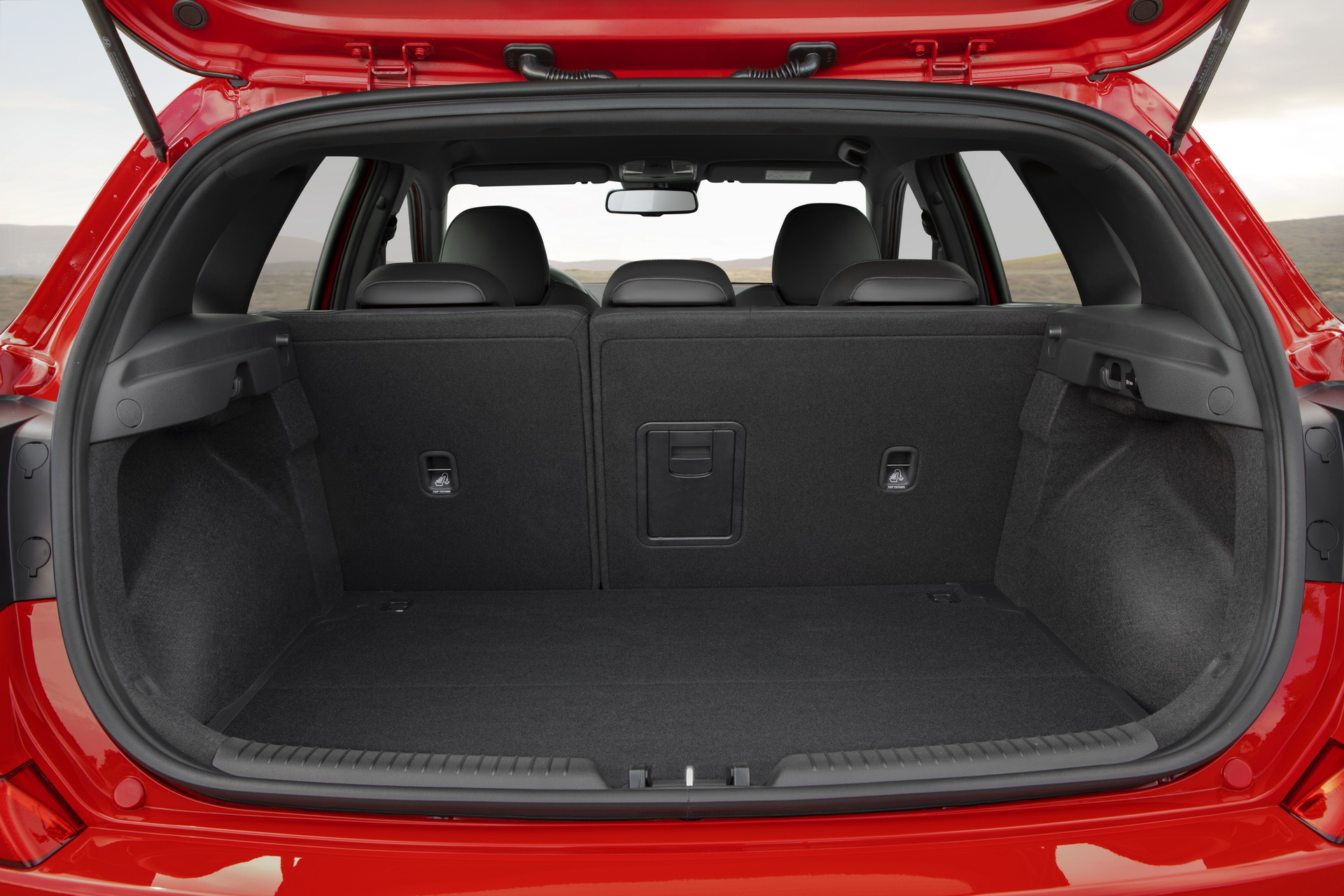 2019-hyundai-i30-n-line-28 New Hyundai i30 N Line May Look Like A Hot Hatch, But It Ain’t One