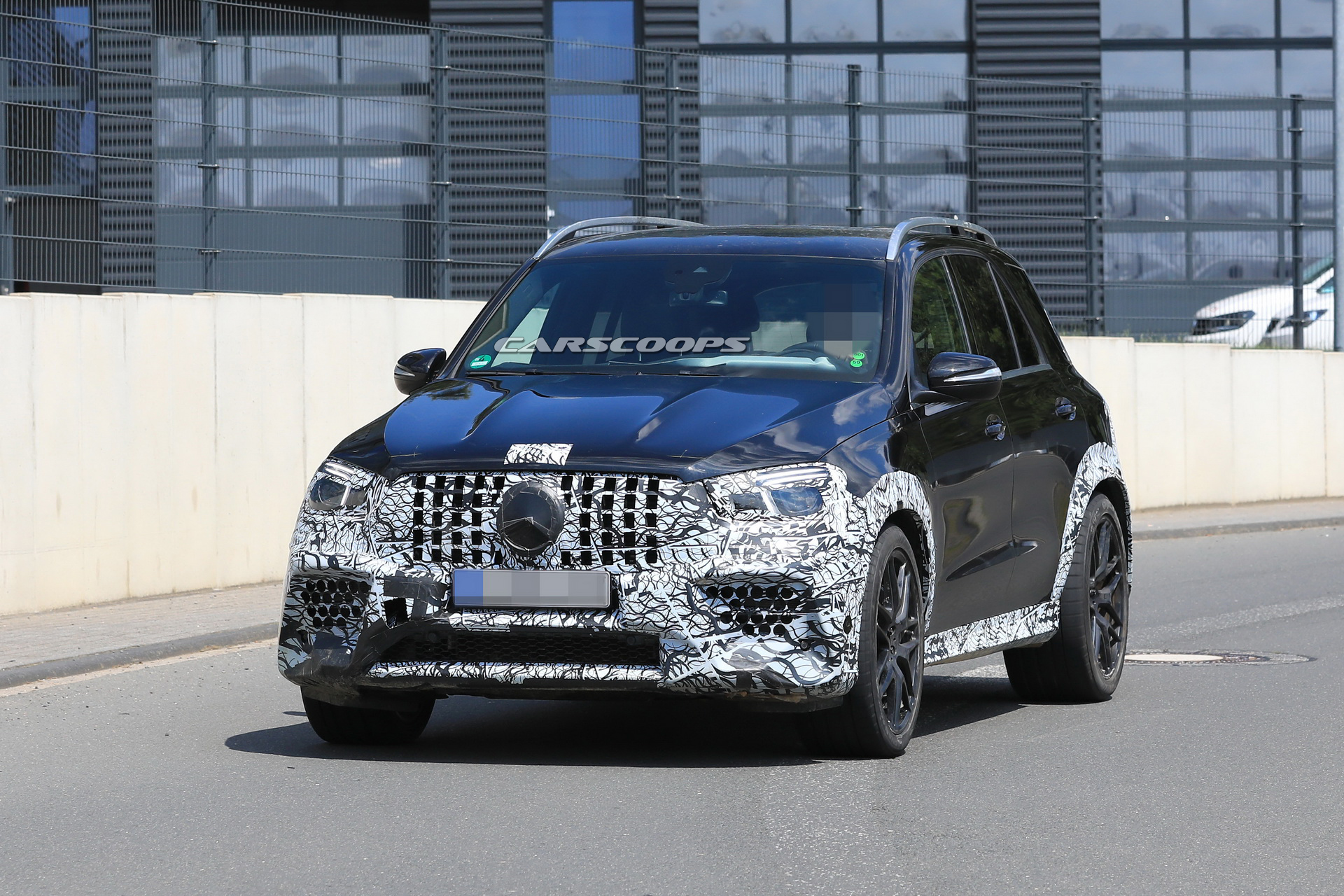 mercedes-amg-gle63-spy-less-camo-3 2019 Mercedes-AMG GLE 63 Sheds Most Of Its Camo To Reveal Familiar Look