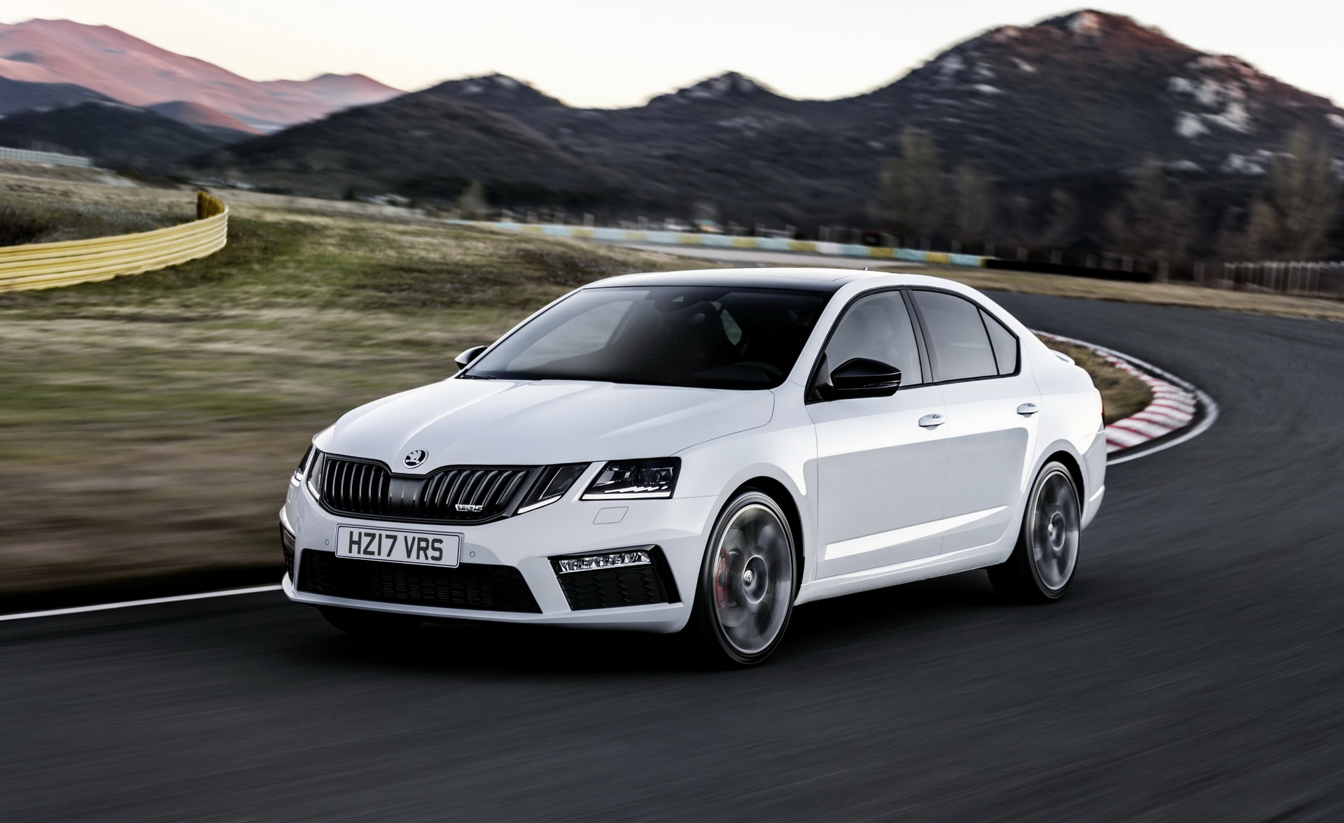 2017-skoda-octavia-1 2020 Skoda Octavia To Get A More Classic Look And Electrified Powertrains