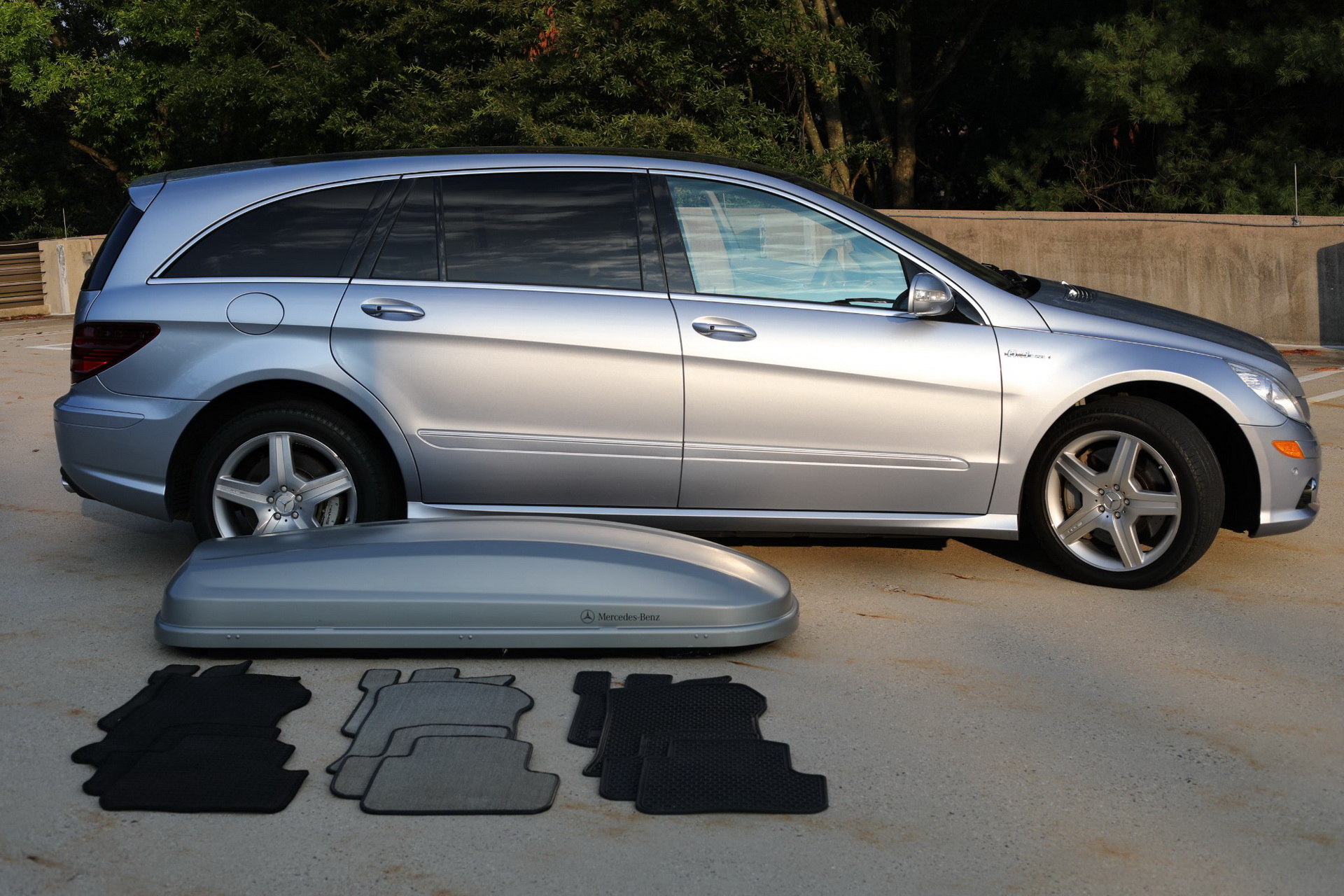 mercedes-r63-amg-auction-bat-20 2007 Mercedes R63 AMG Is A Very Fast, And Very Unpopular, Oddity