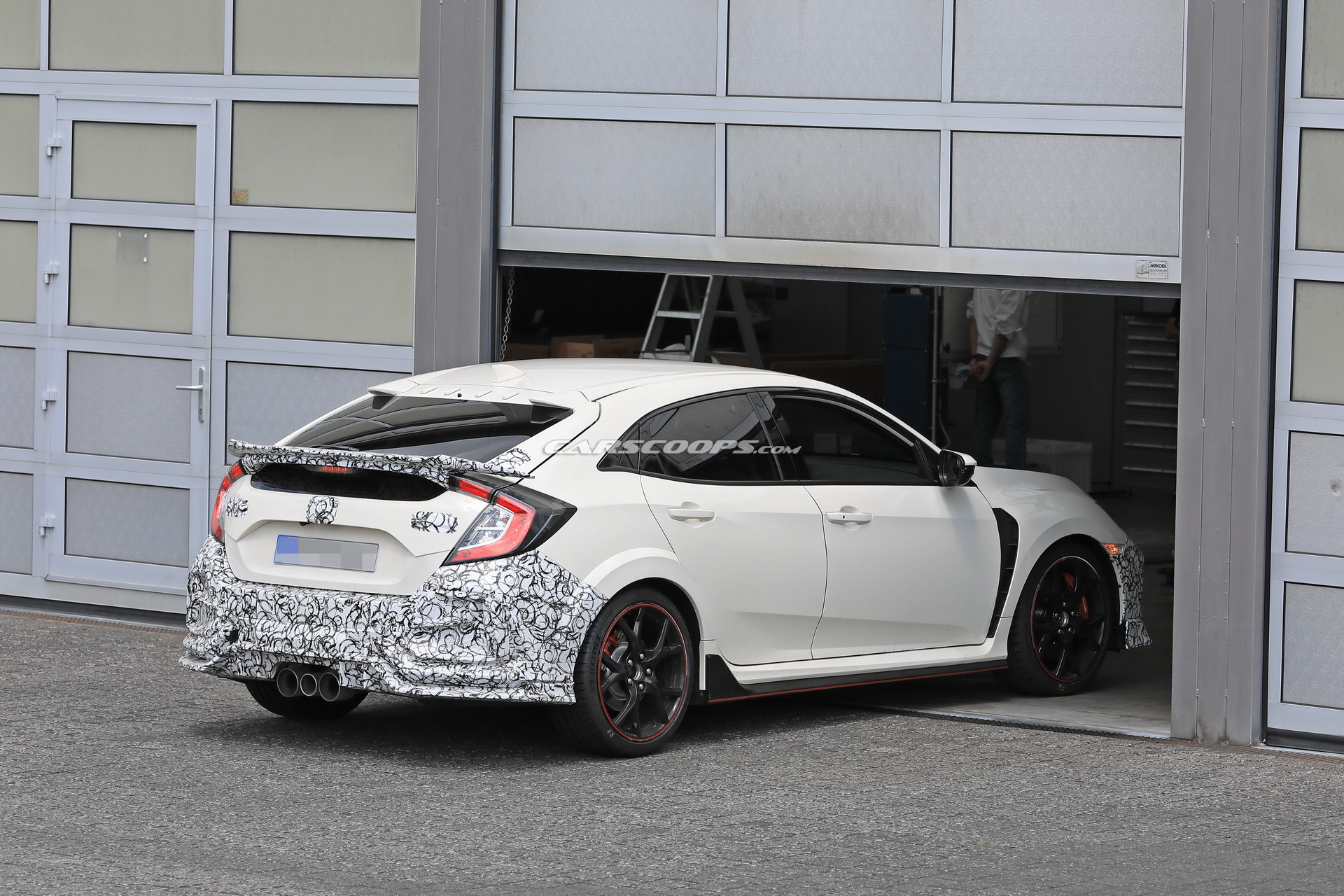 2019 Honda Civic Type R 35 2019 Honda Civic Type R Facelift Spied With New Bumpers And Both Small And Large Rear Wing