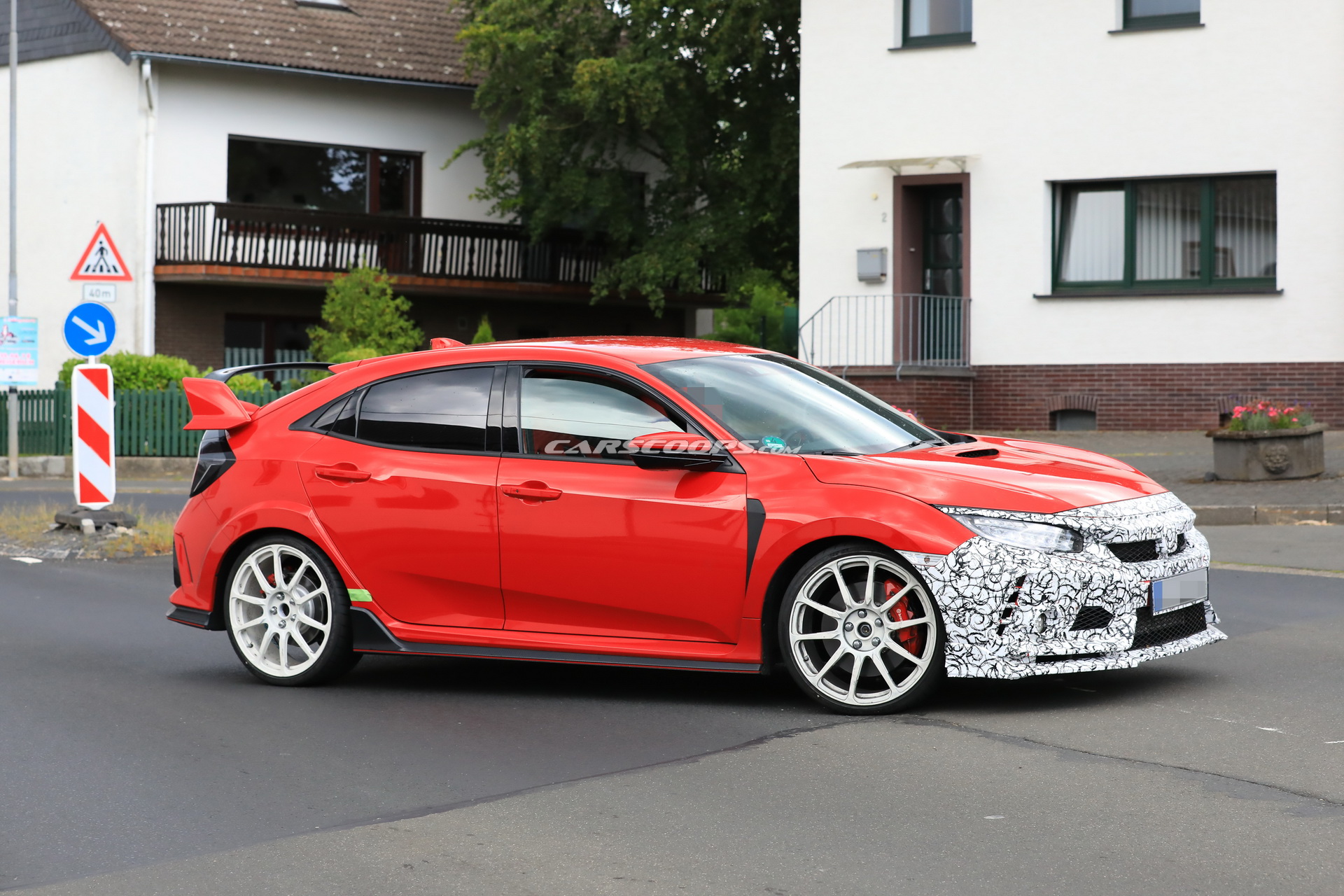 2019 Honda Civic Type R 17 2019 Honda Civic Type R Facelift Spied With New Bumpers And Both Small And Large Rear Wing