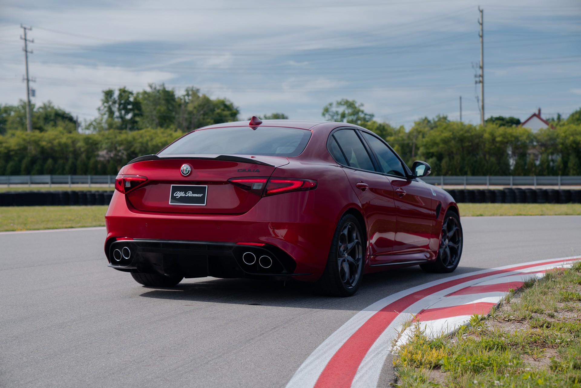 2019-Alfa-Romeo-Giulia-124 2019 Alfa Romeo Giulia Gains New Styling Packages, Additional Equipment