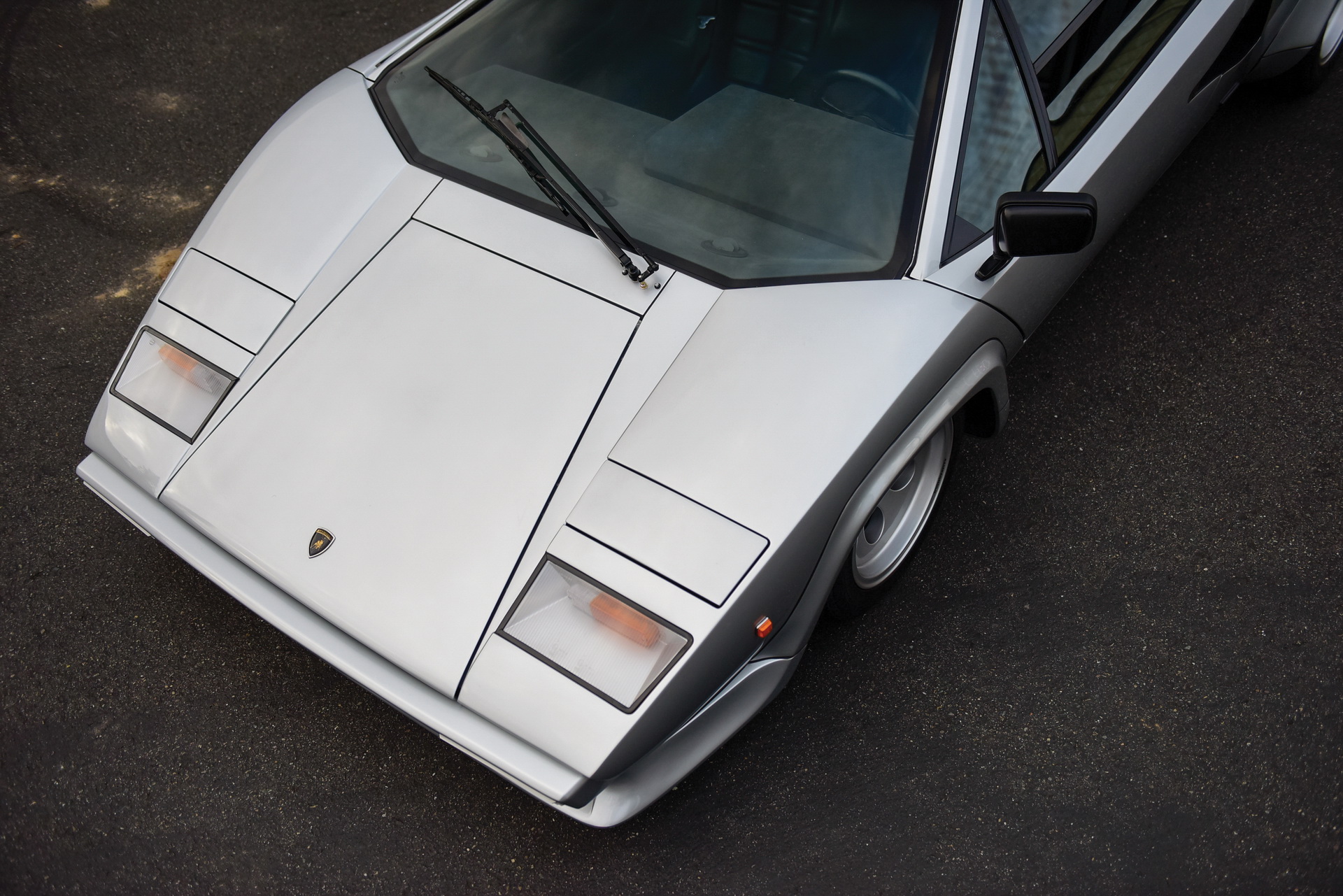 lamborghini-countach-series-ii-17 Fully Restored Lamborghini Countach Series II Will Have You Craving Money