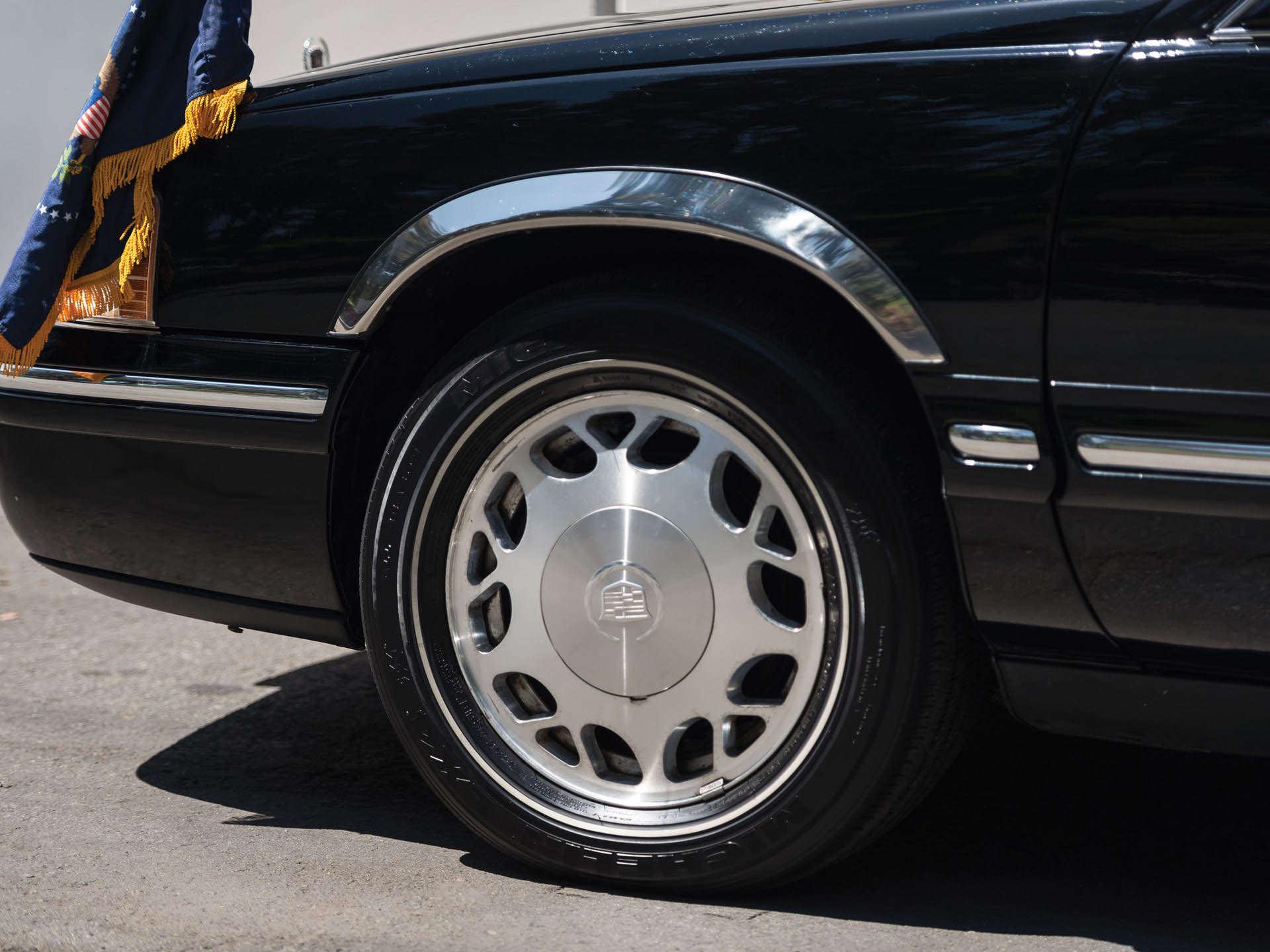 1999-Cadillac-Deville-Presidential-Limousine-18 This One Cadillac Isn’t Worth As Many Dead Presidents As You Might Think