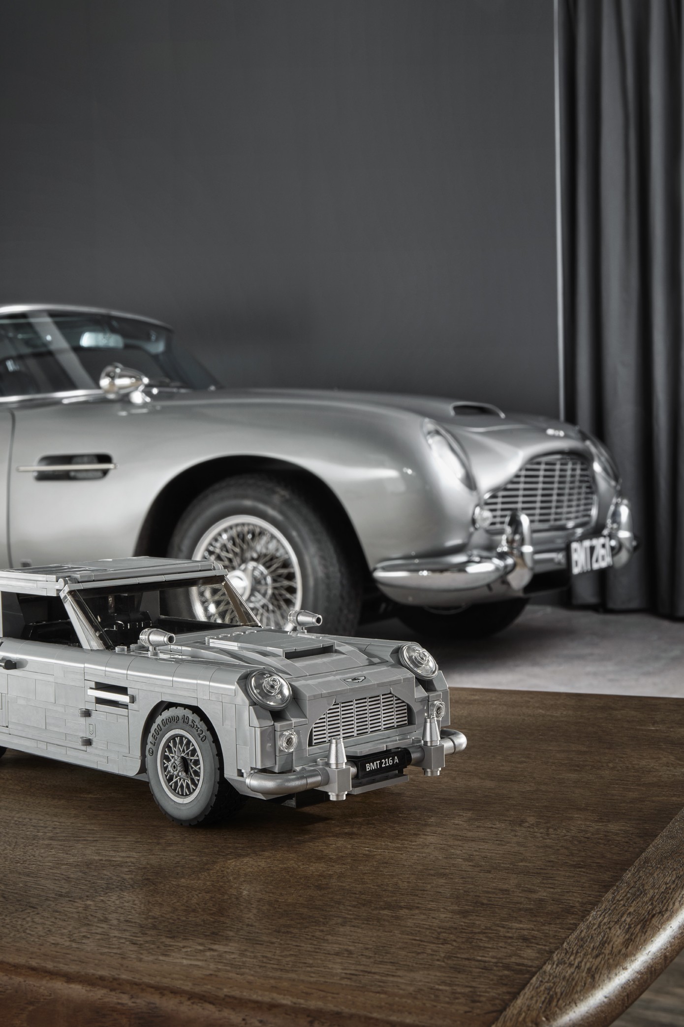 LEG0-Aston-Martin-DB5-23 LEGO’s James Bond Aston Martin DB5 Has A Working Ejector Seat